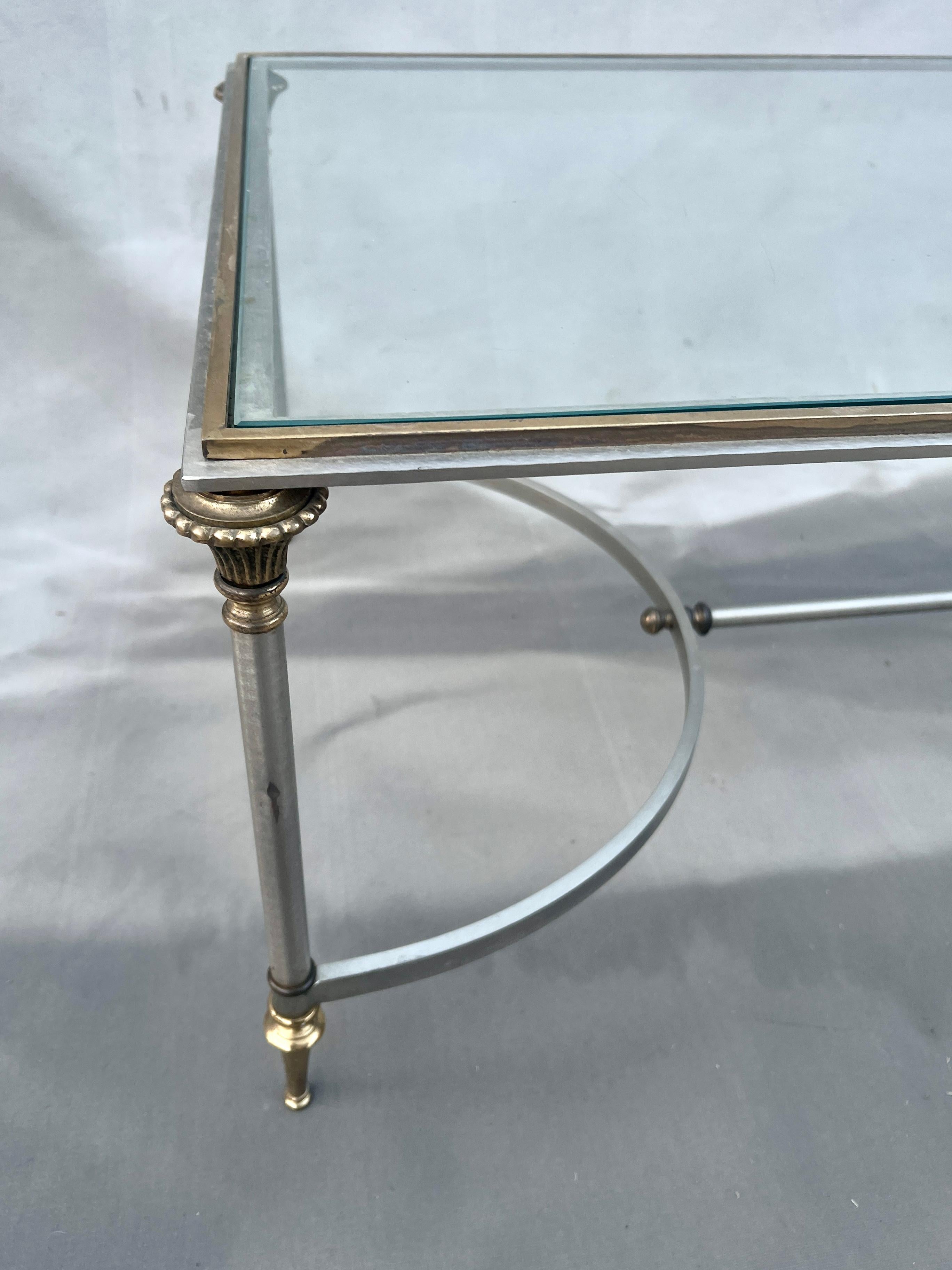 Laiton Maison Jansen Table Cocktail en laiton français et acier poli en vente