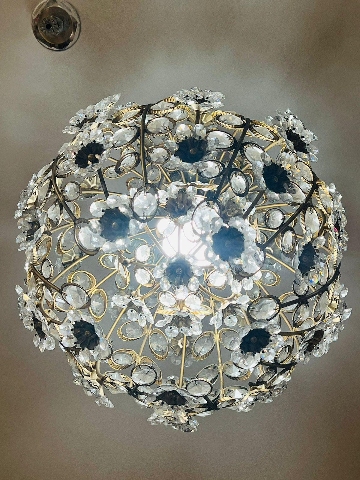 Incredible Maison Jansen Chandelier for one light in glass and metal flowers circa 1970