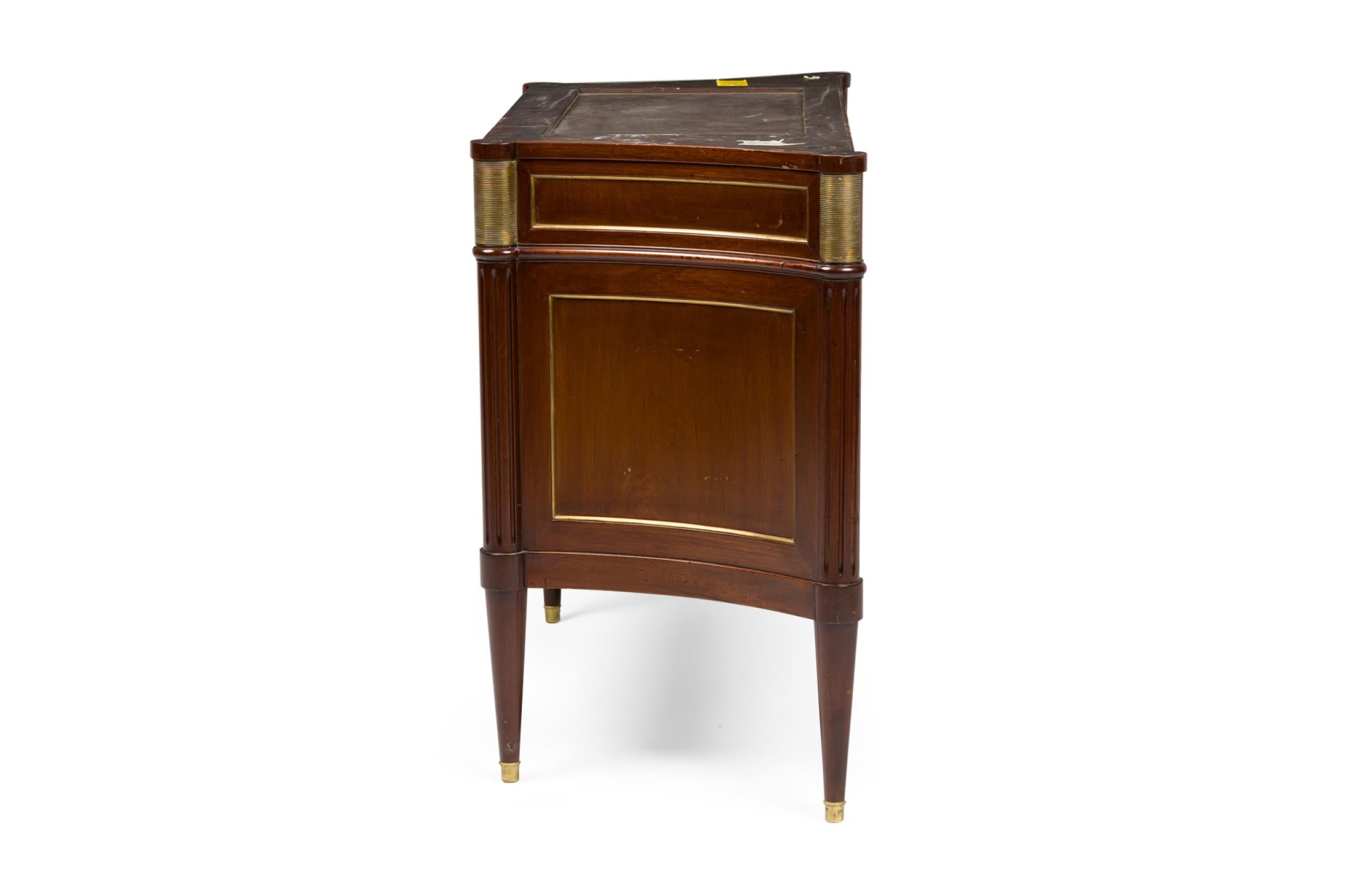 Mid-Century moderno Maison Jansen, cassapanca in mogano montata su bronzo della metà del secolo scorso in vendita