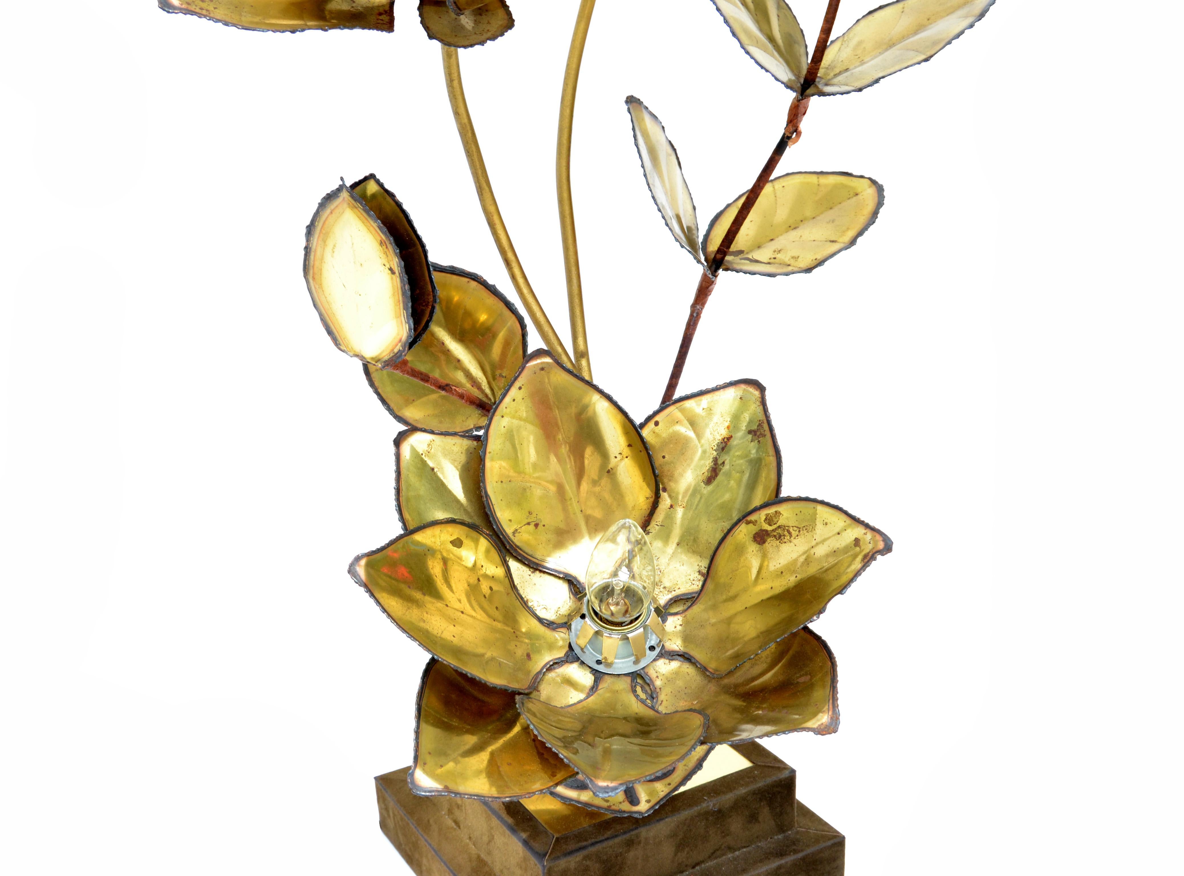 Maison Jansen French Mid-Century Modern 3-Light Cut Brass Flower Table Lamp 5