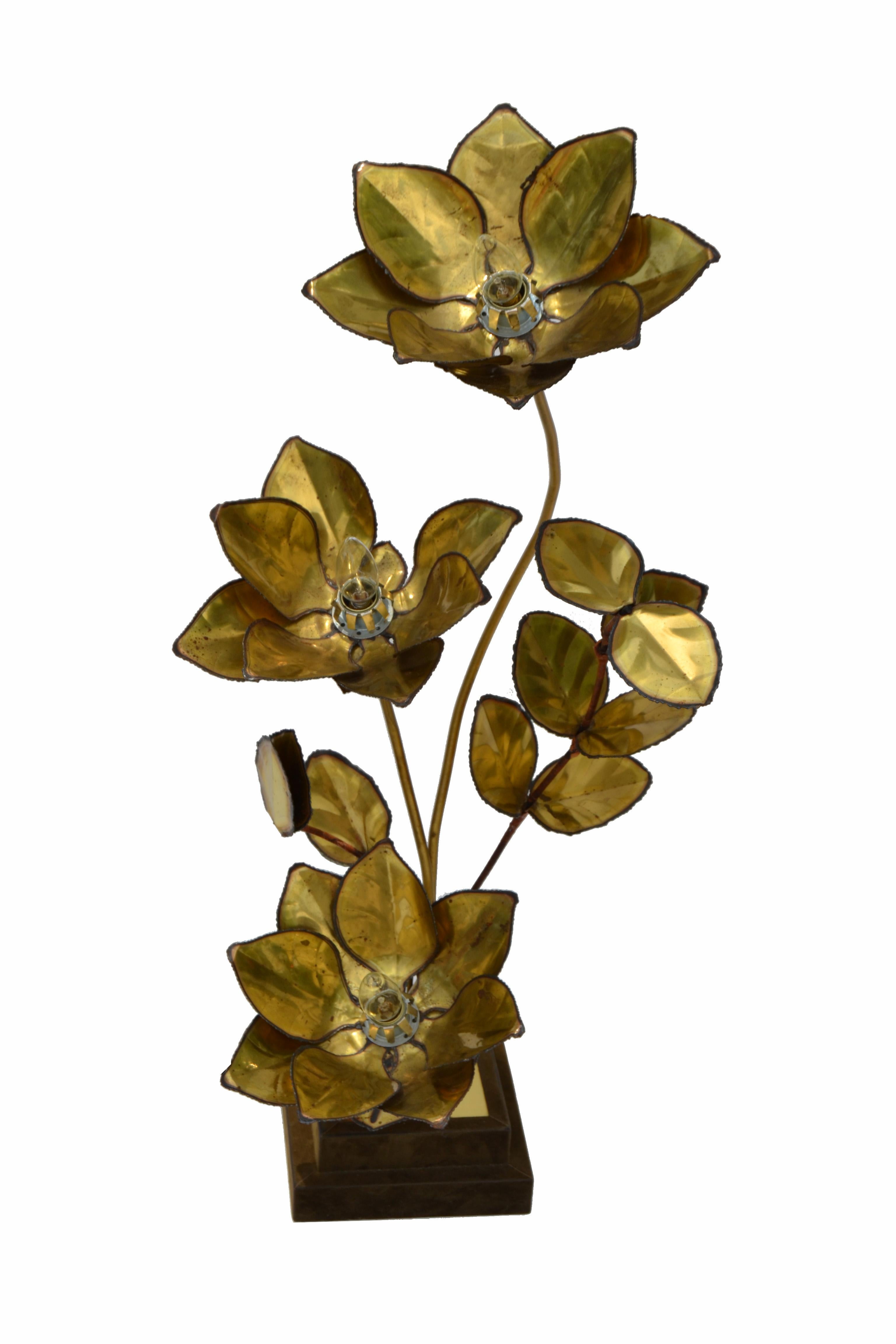 Maison Jansen French Mid-Century Modern 3-Light Cut Brass Flower Table Lamp 8
