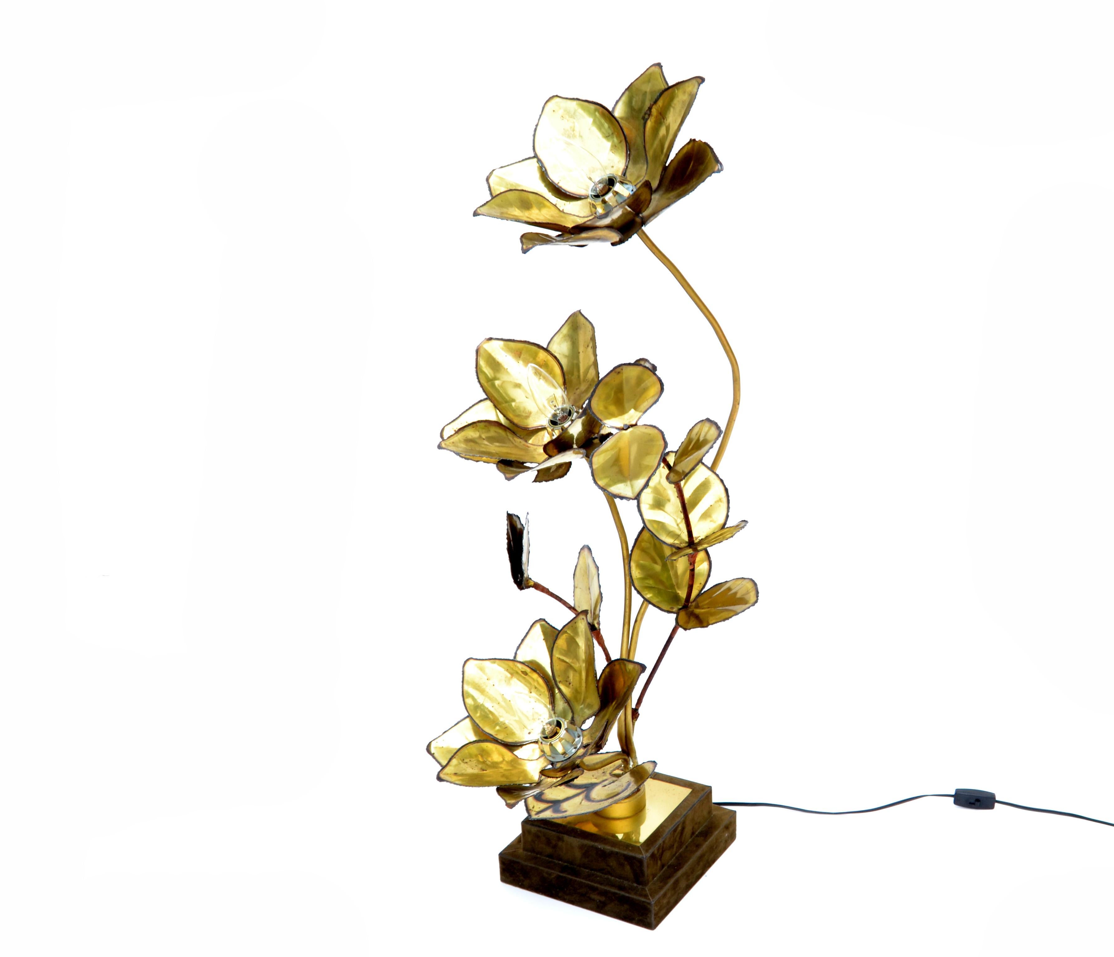 Maison Jansen French Mid-Century Modern 3-Light Cut Brass Flower Table Lamp 9