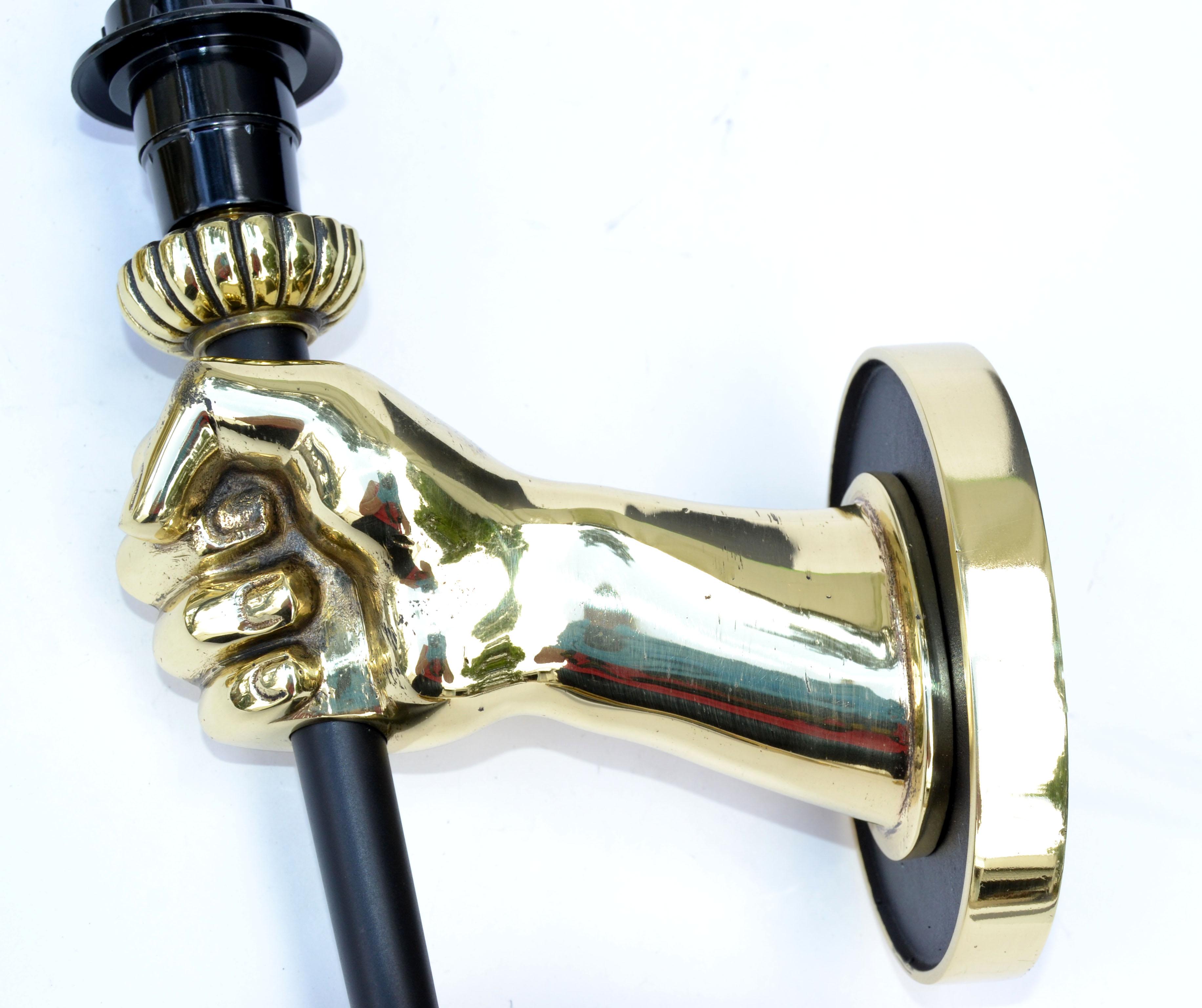 Maison Jansen Französisches Paar Bronze-Hand-Wandleuchter, Schwarze Fackel, Mid-Century Modern (Messing) im Angebot