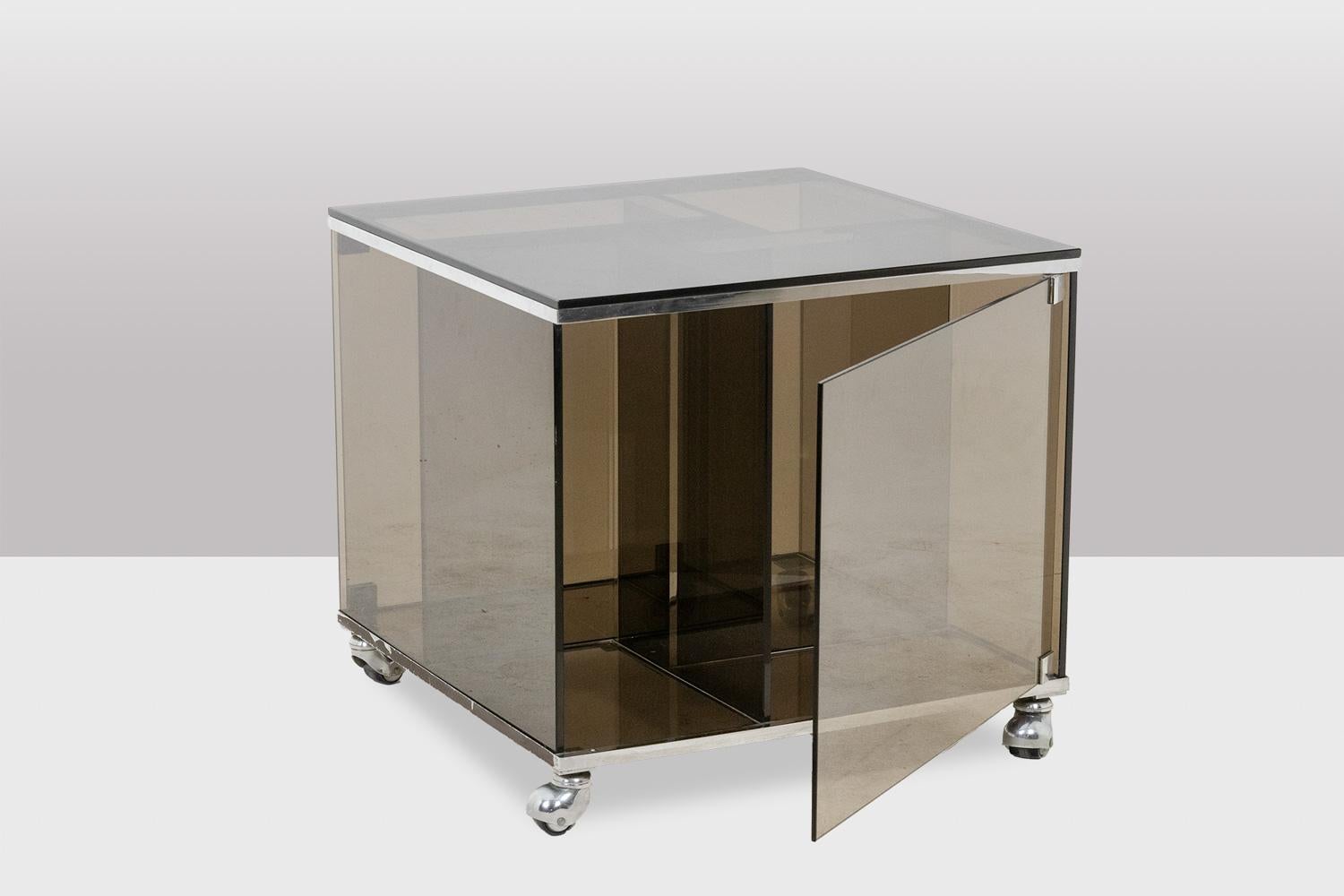 French Maison Jansen. Furniture for vinyls in smoked glass. 1970s. For Sale