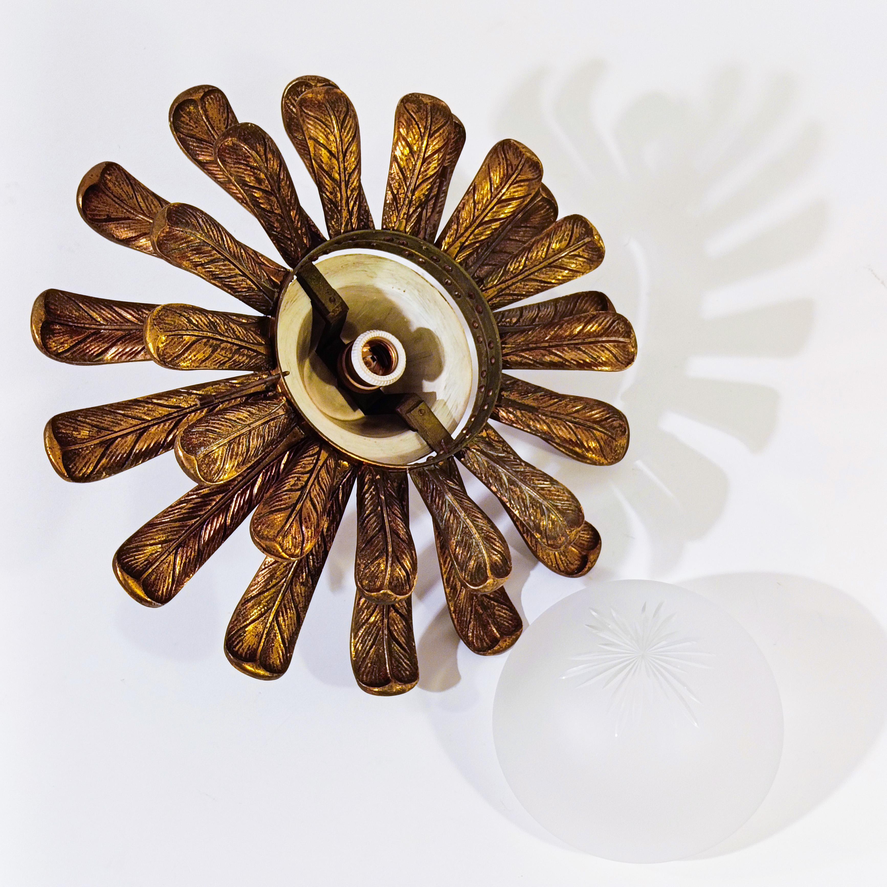 Maison Jansen. Gilded bronze flush mount with palm tree leaves, France, 1950s For Sale 4