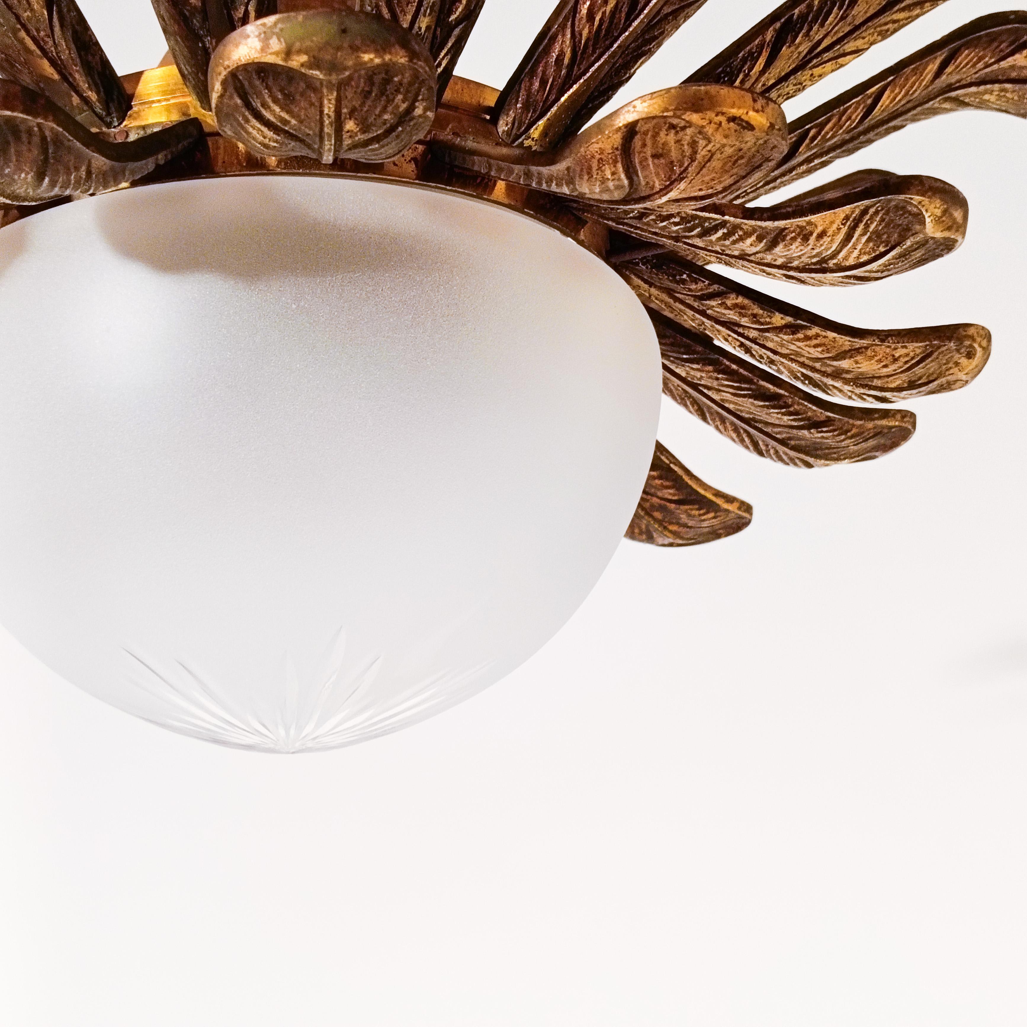 Maison Jansen. Gilded bronze flush mount with palm tree leaves, France, 1950s In Good Condition For Sale In SANT ADRIÀ DE BESÒS, ES