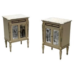 Maison Jansen, Hollywood Regency, armoires de table d'appoint, miroir vieilli, marbre