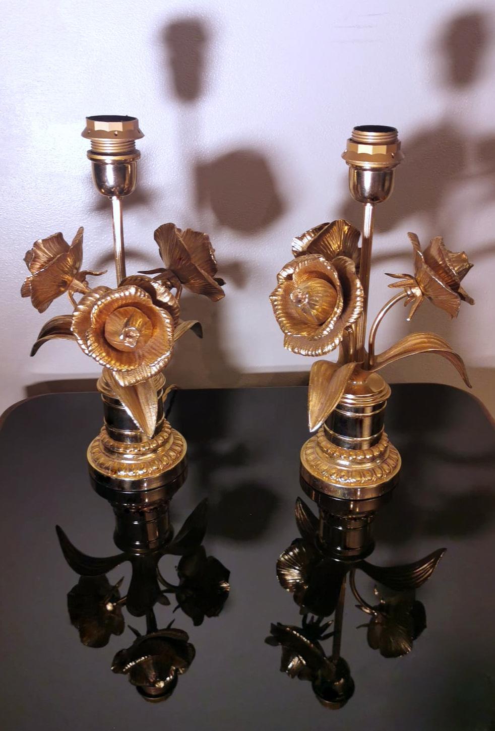 Maison Jansen Hollywood Regency Style Pair of Gilt Brass French Lamps For Sale 12