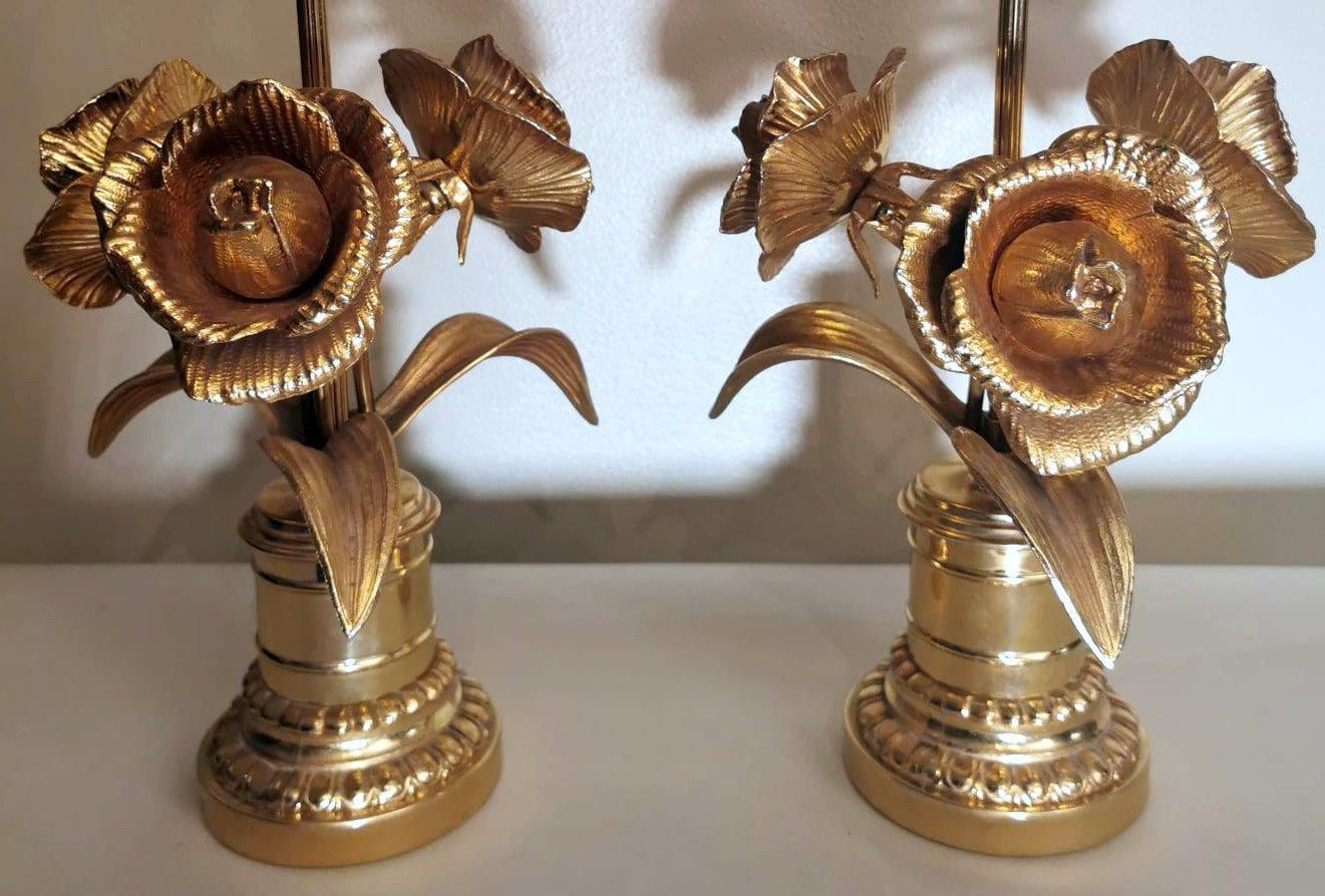 Maison Jansen Hollywood Regency Style Pair of Gilt Brass French Lamps In Good Condition For Sale In Prato, Tuscany