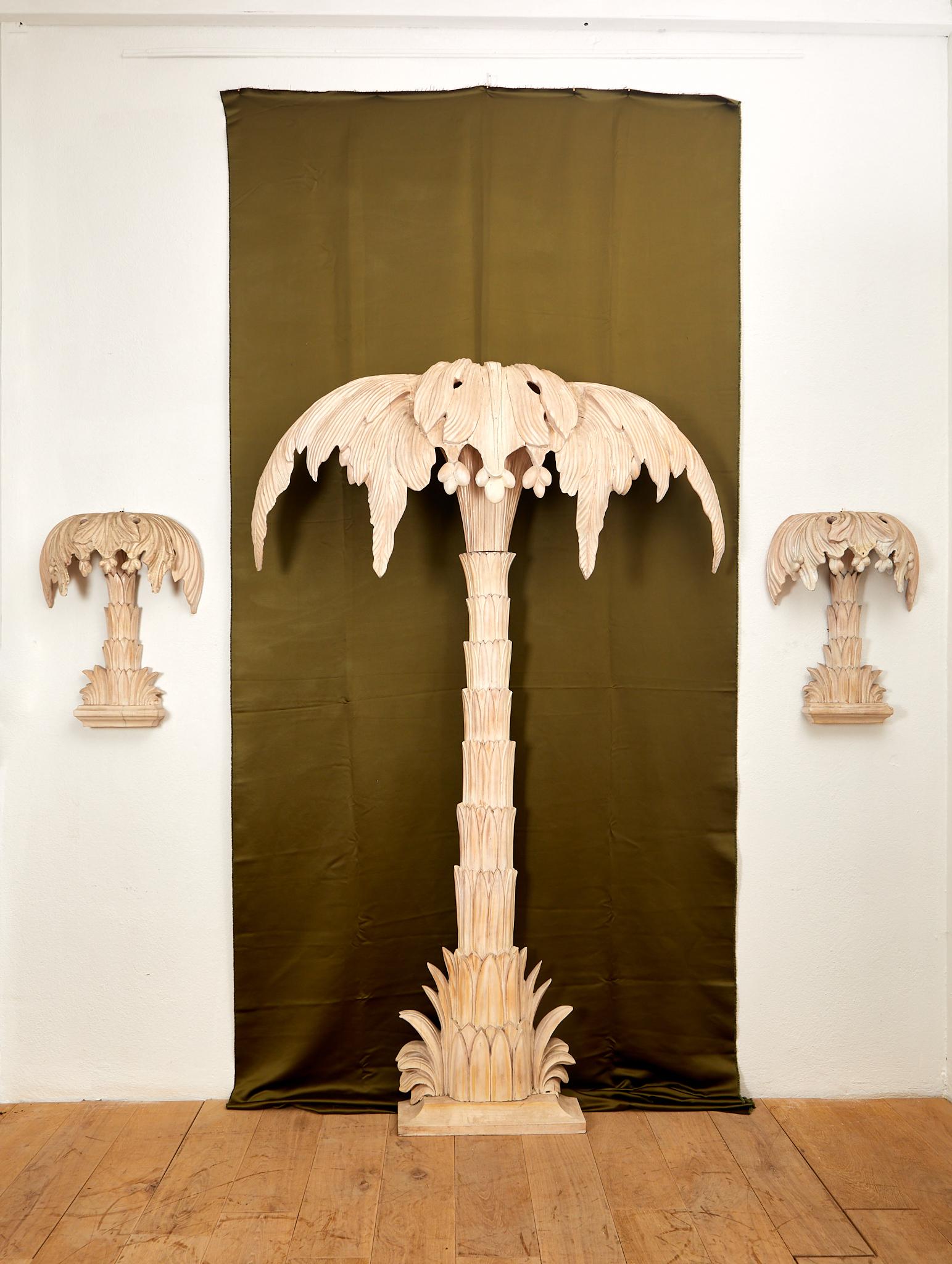 Maison Jansen, important wood sculpted sconce, circa 1960, France. 3