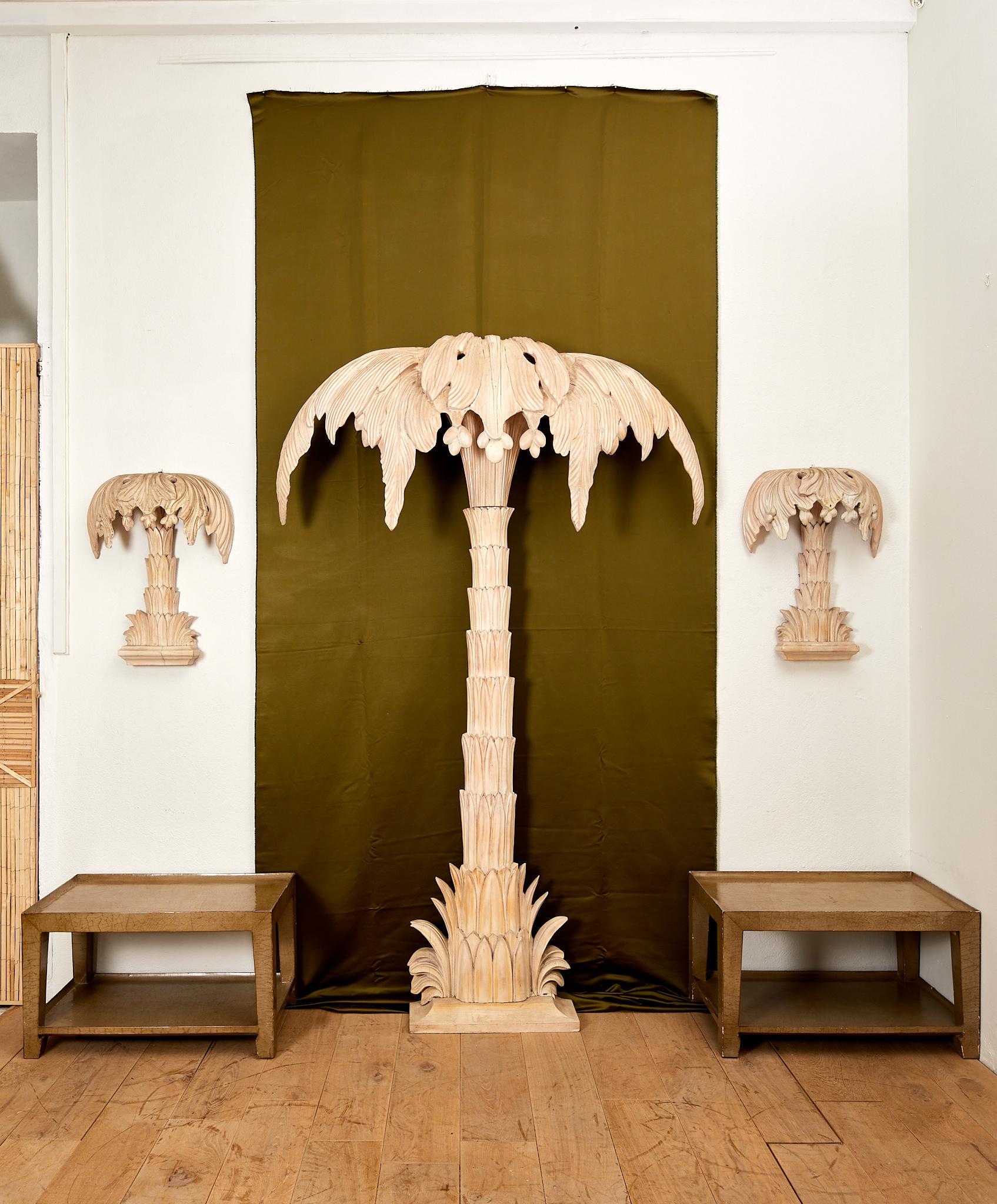 Maison Jansen, important wood sculpted sconce, circa 1960, France. 4