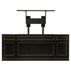 Console TV Lift de style Louis XVI inspirée de la Maison Jansen en acajou ébénisé