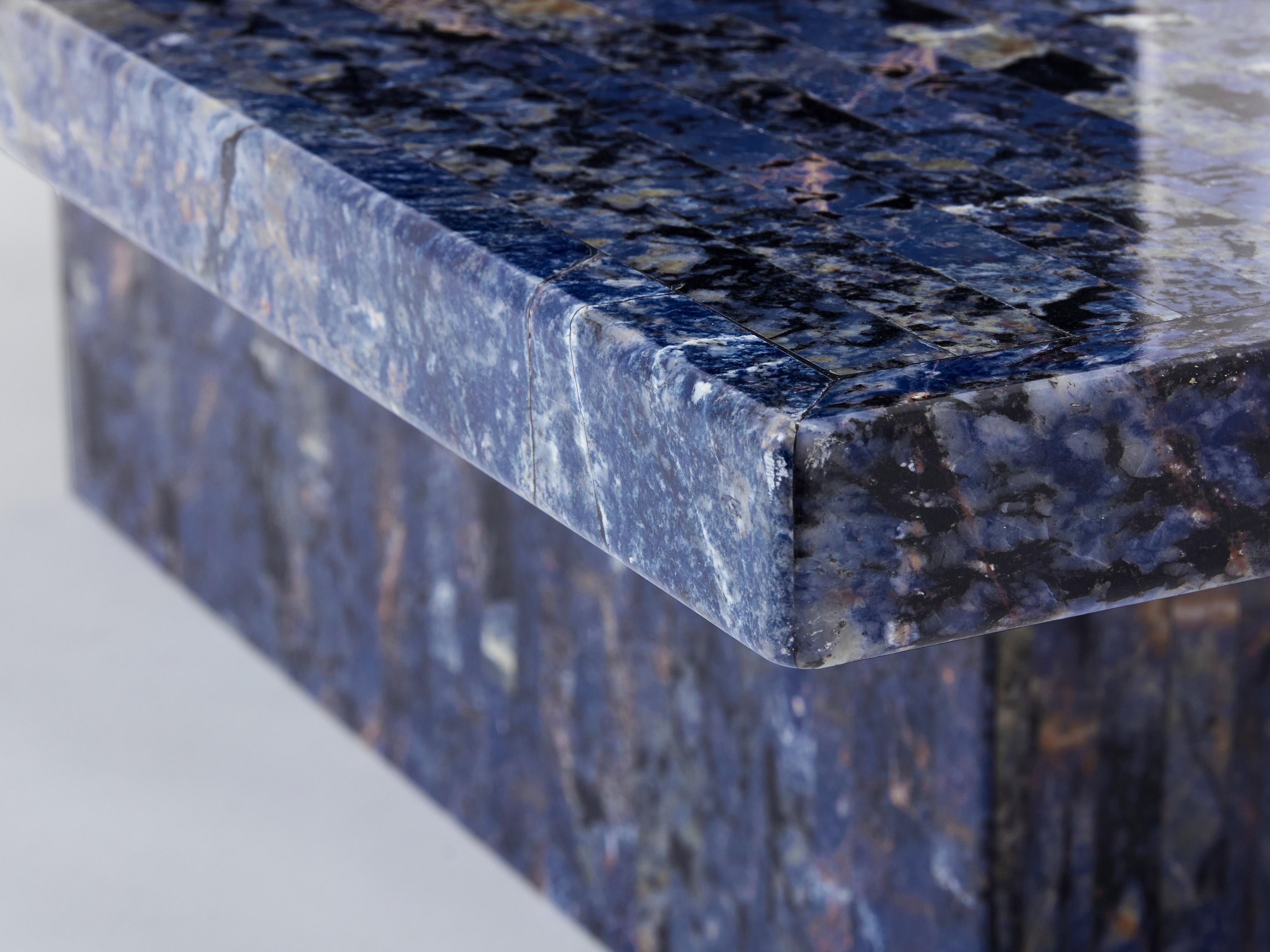 Maison Jansen attr. Table basse marquetée lapis-lazuli 1970 en vente 3