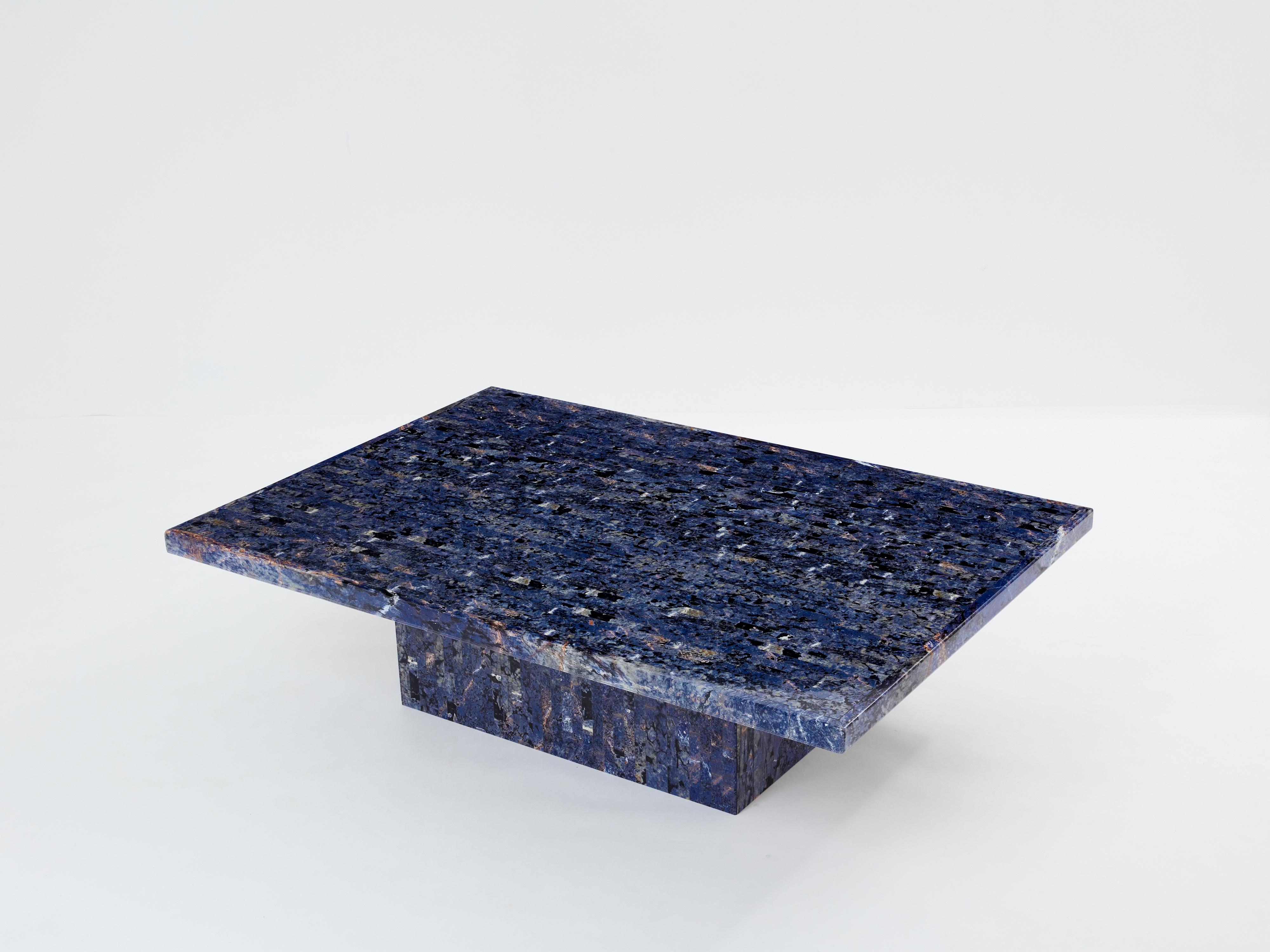 Mid-Century Modern Maison Jansen attr. Table basse marquetée lapis-lazuli 1970 en vente