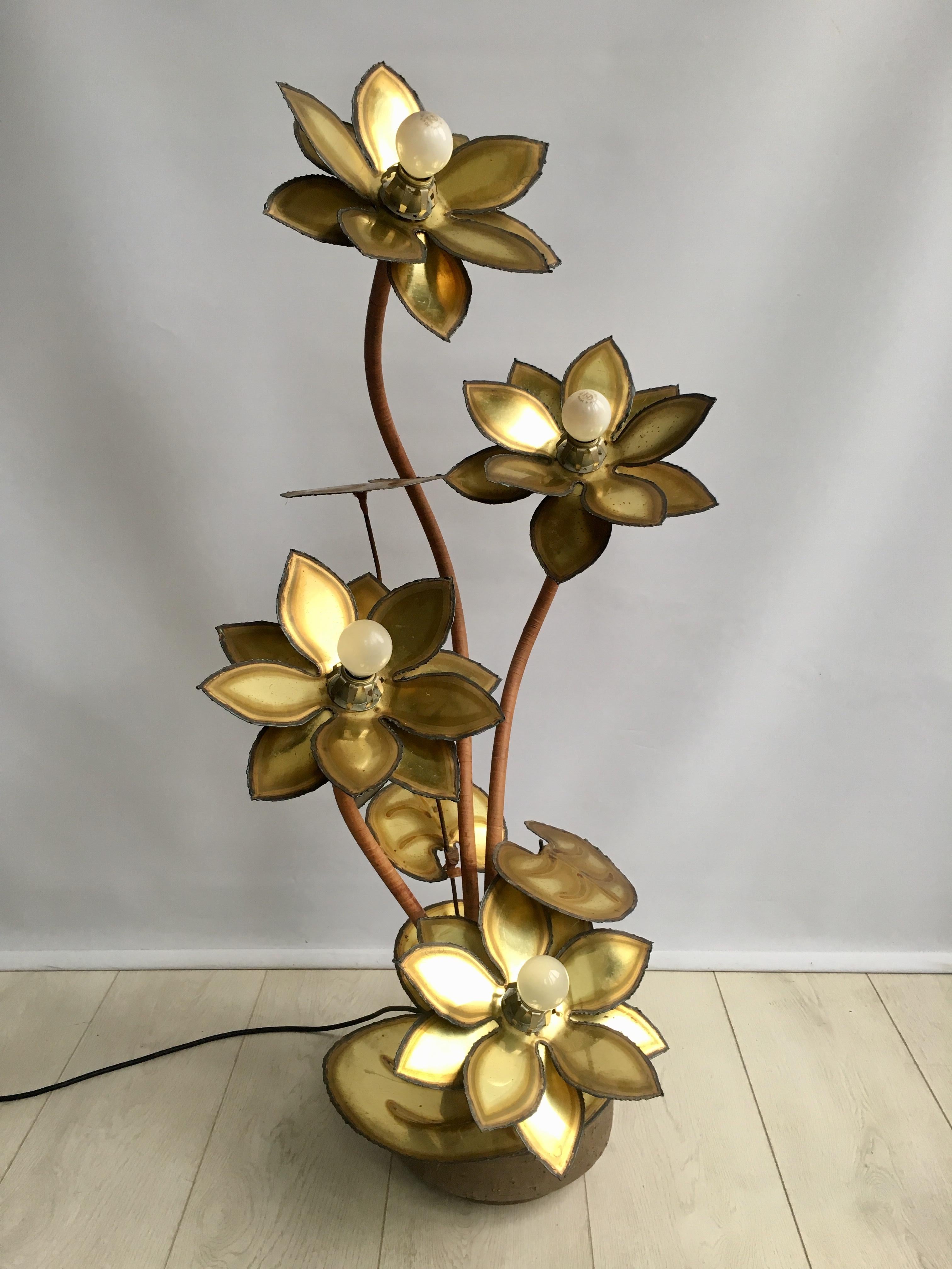 Beautiful Maison Jansen lamp with 4 lotus flowers 

The petals and metal work are in great condition

Stands 105cm tall so can sit on the floor or a table (approximate 50cm wide).