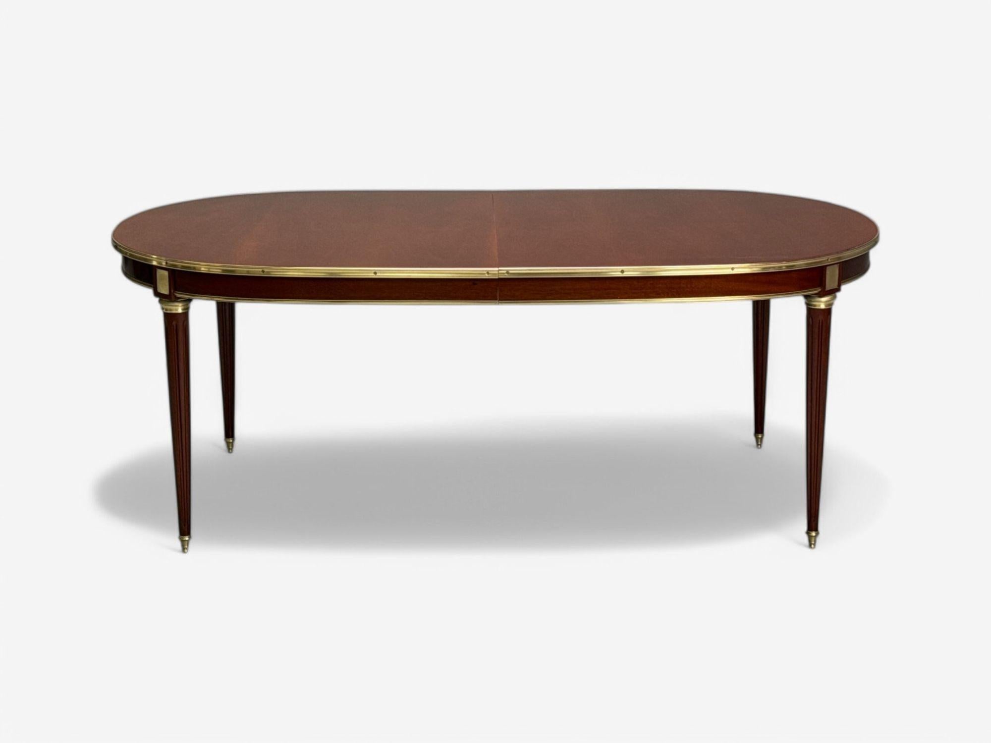 Français Maison Jansen, style Louis XVI, acajou, bronze, table de salle à manger, France, années 1920 en vente