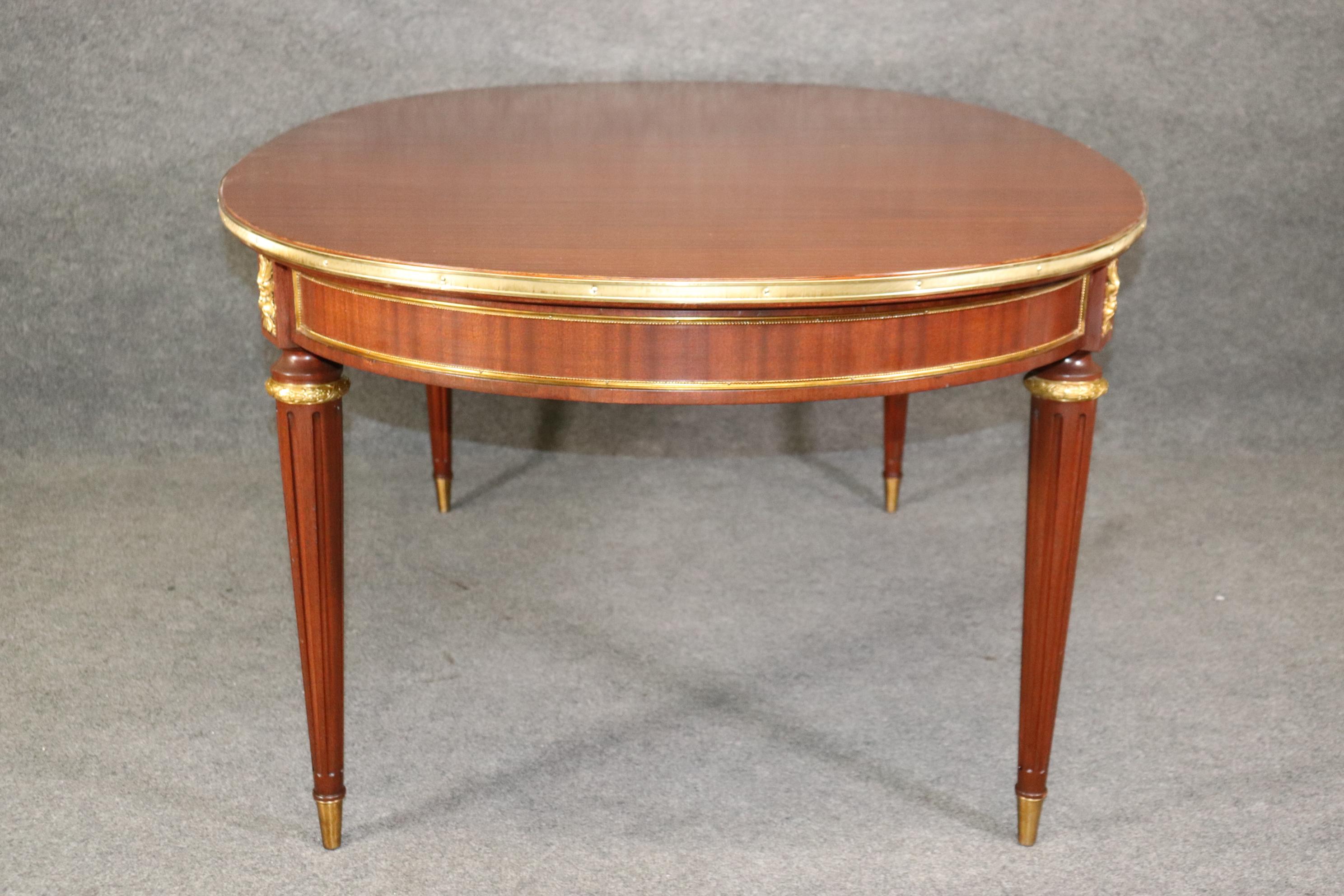 Argentine Maison Jansen Louis XVI Style Mahogany Dining Table With Two Leaves  For Sale