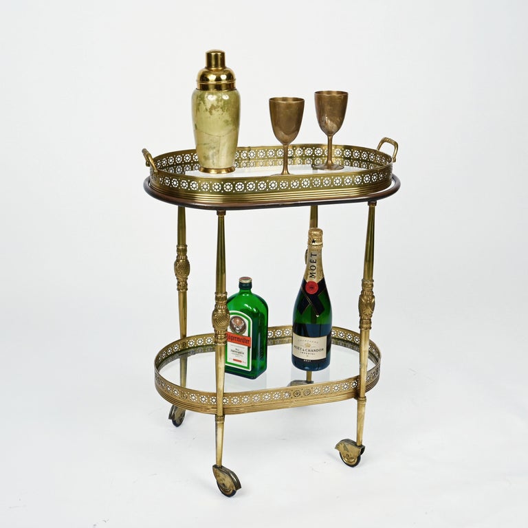 Maison Jansen Midcentury Brass Faux Bamboo French Serving Bar Cart, 1970s In Good Condition For Sale In Roma, IT