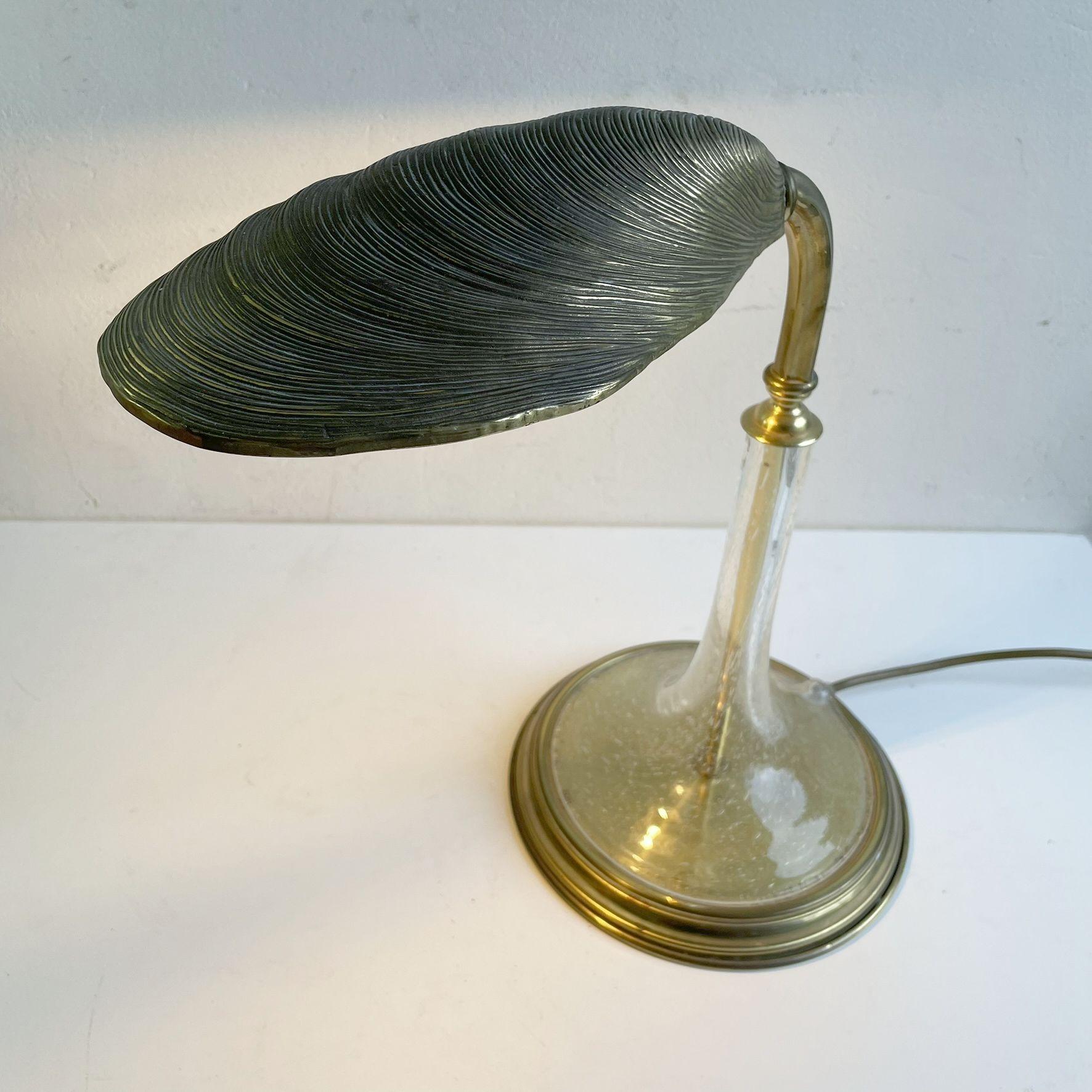 Cuivre Lampe de bureau en coquille de moule de la Maison Jansen, France, 1970 en vente