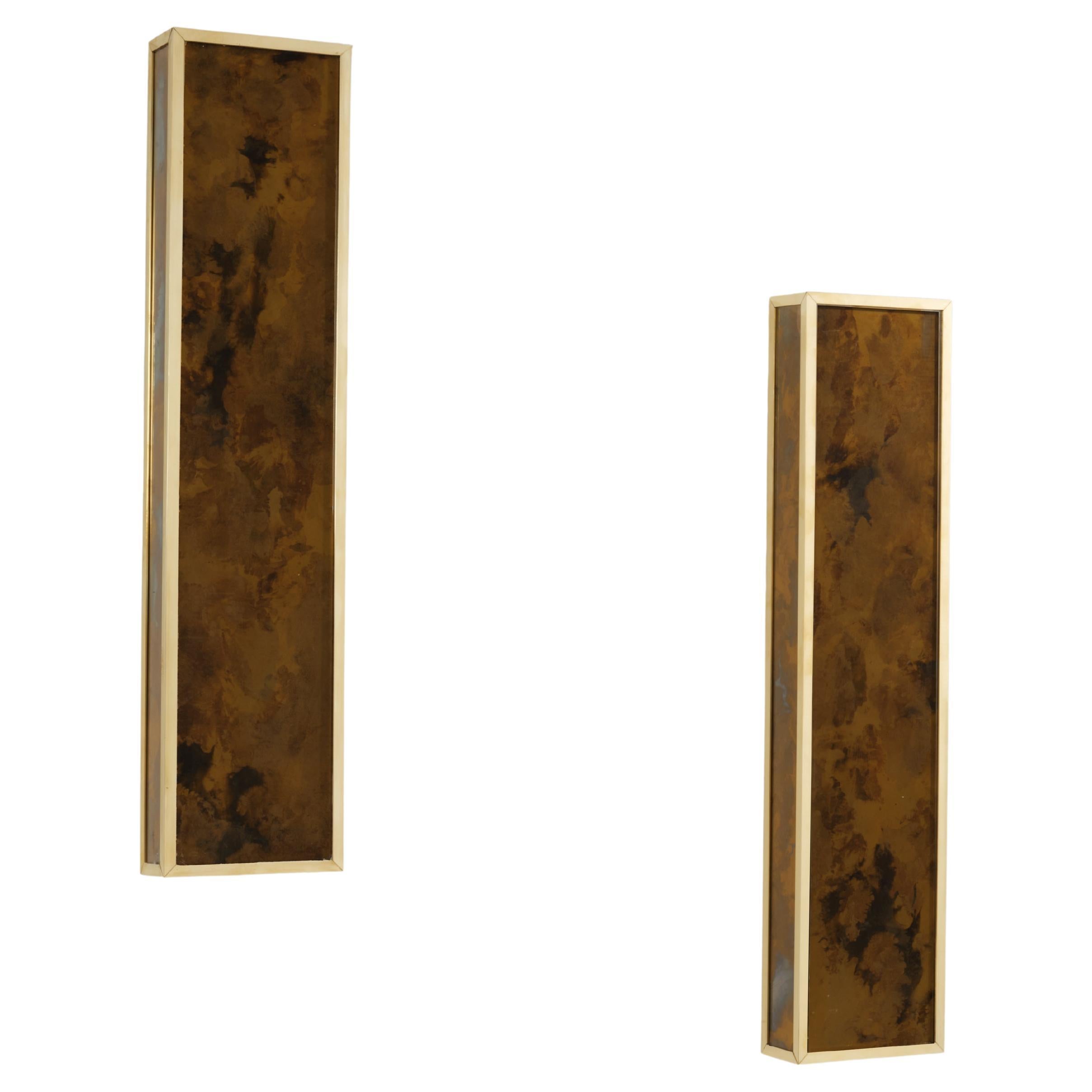 Maison Jansen Paar Wandleuchten aus Messing und dekorativem Glas 1970 im Angebot