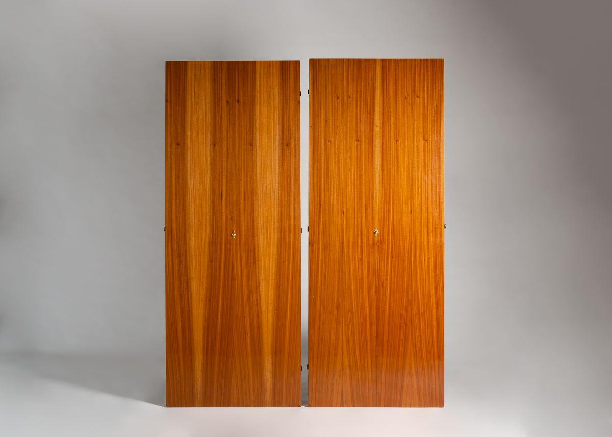 Maison Jansen, Paar Türen aus grünem Wildleder und vergoldeter Bronze, Frankreich, um 1950 (Vergoldet) im Angebot