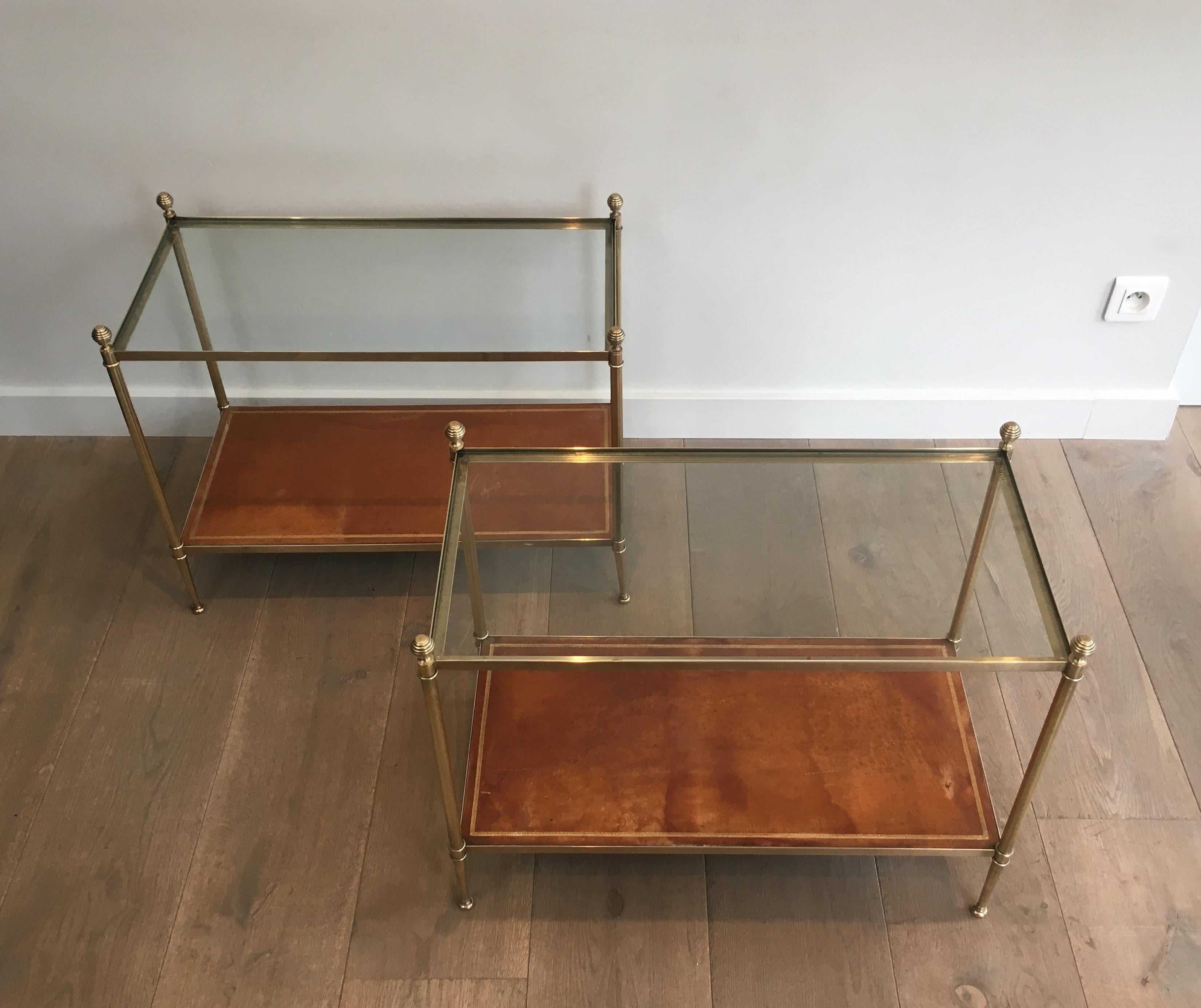 Maison Jansen, Pair of Neoclassical Style Brass, Leather and Glass Side Tables In Good Condition In Marcq-en-Barœul, Hauts-de-France