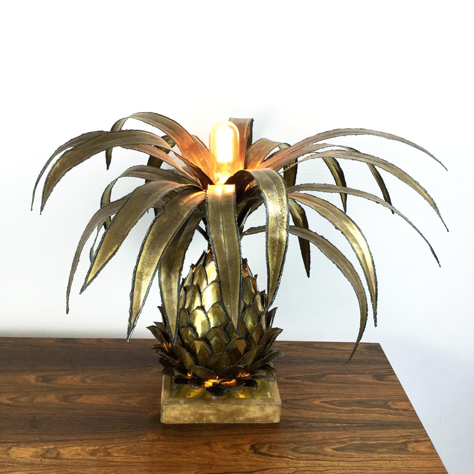 1960s French brass Maison Jansen pineapple table lamp
with one bulb on a top and another one inside.
