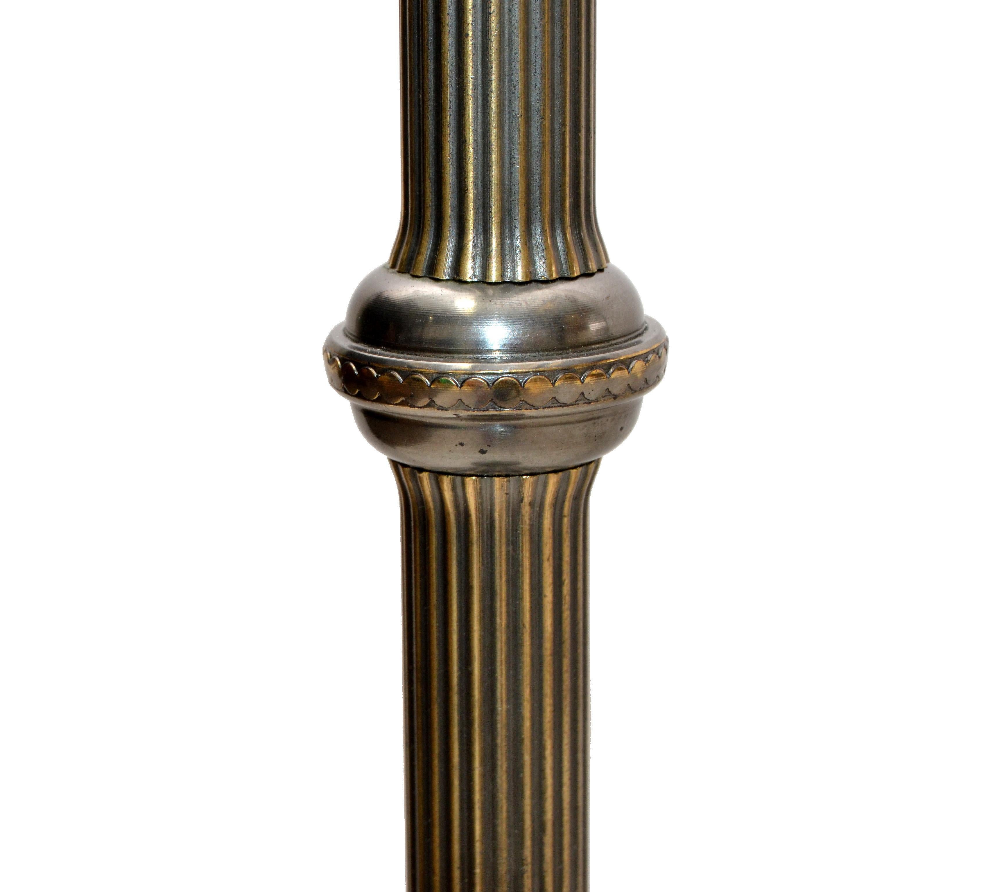 Maison Jansen Versilberte Bronze- und Messing-Stehlampe Mid-Century Modern, Frankreich 1950 (Handgefertigt) im Angebot