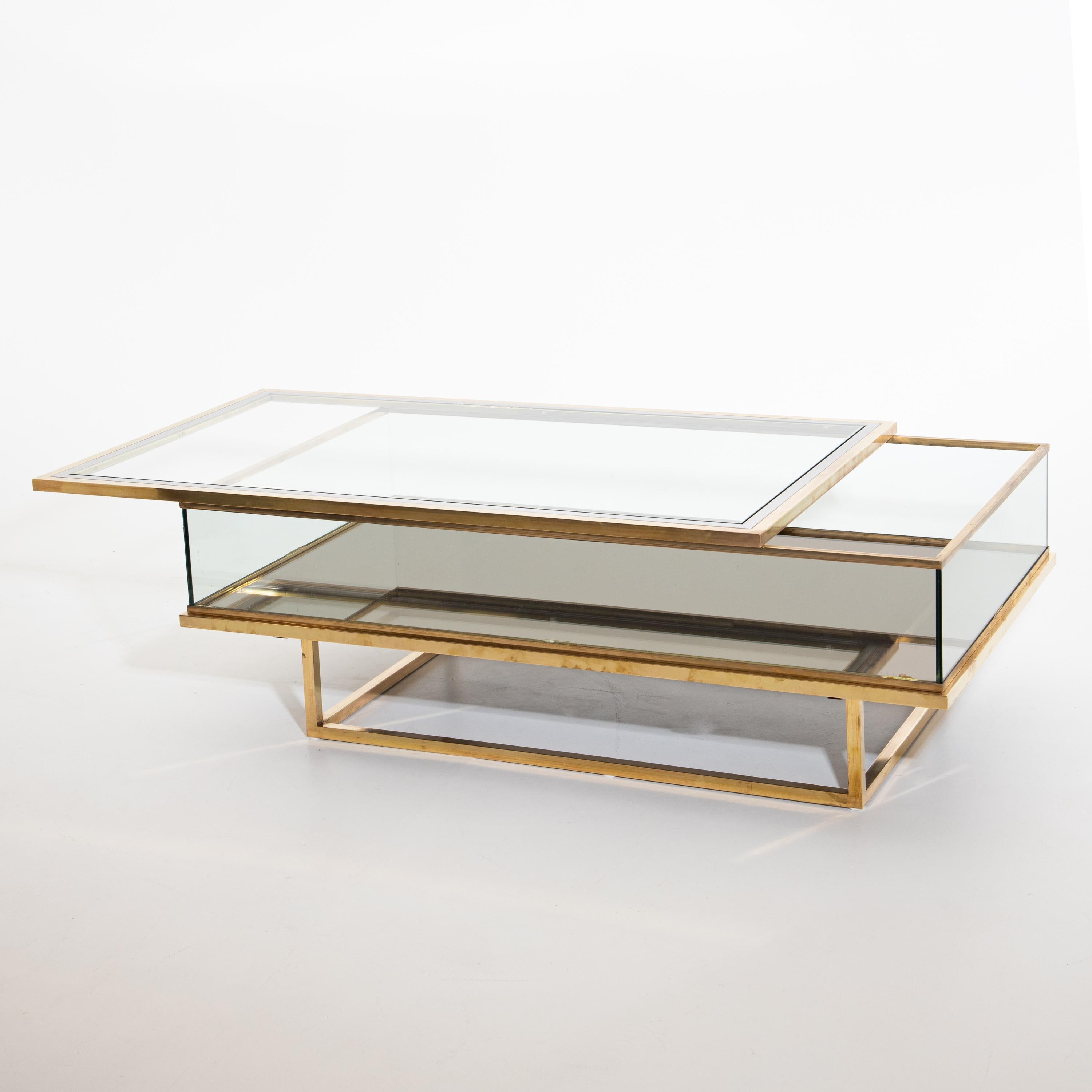 Maison Jansen, Sliding Coffee Table, Brass and Glass, France, 1970s In Good Condition In Greding, DE