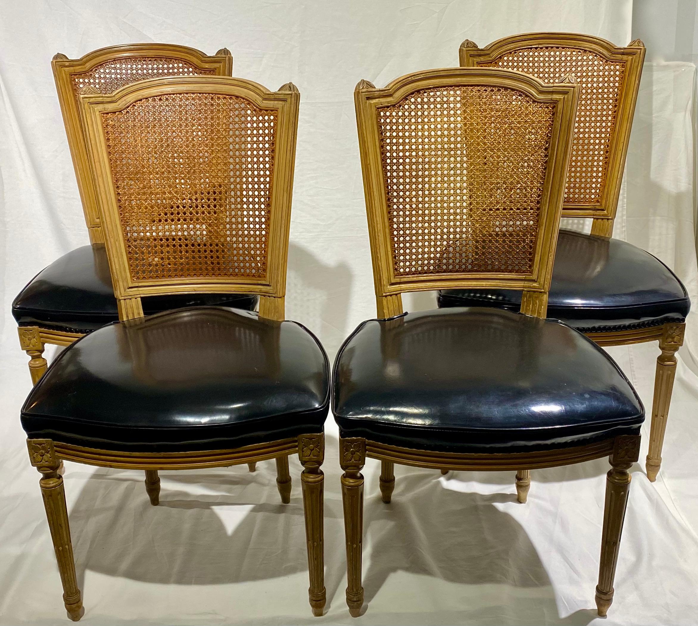Français Ensemble de quatre chaises à dossier canné estampillé Maison Jansen, France en vente