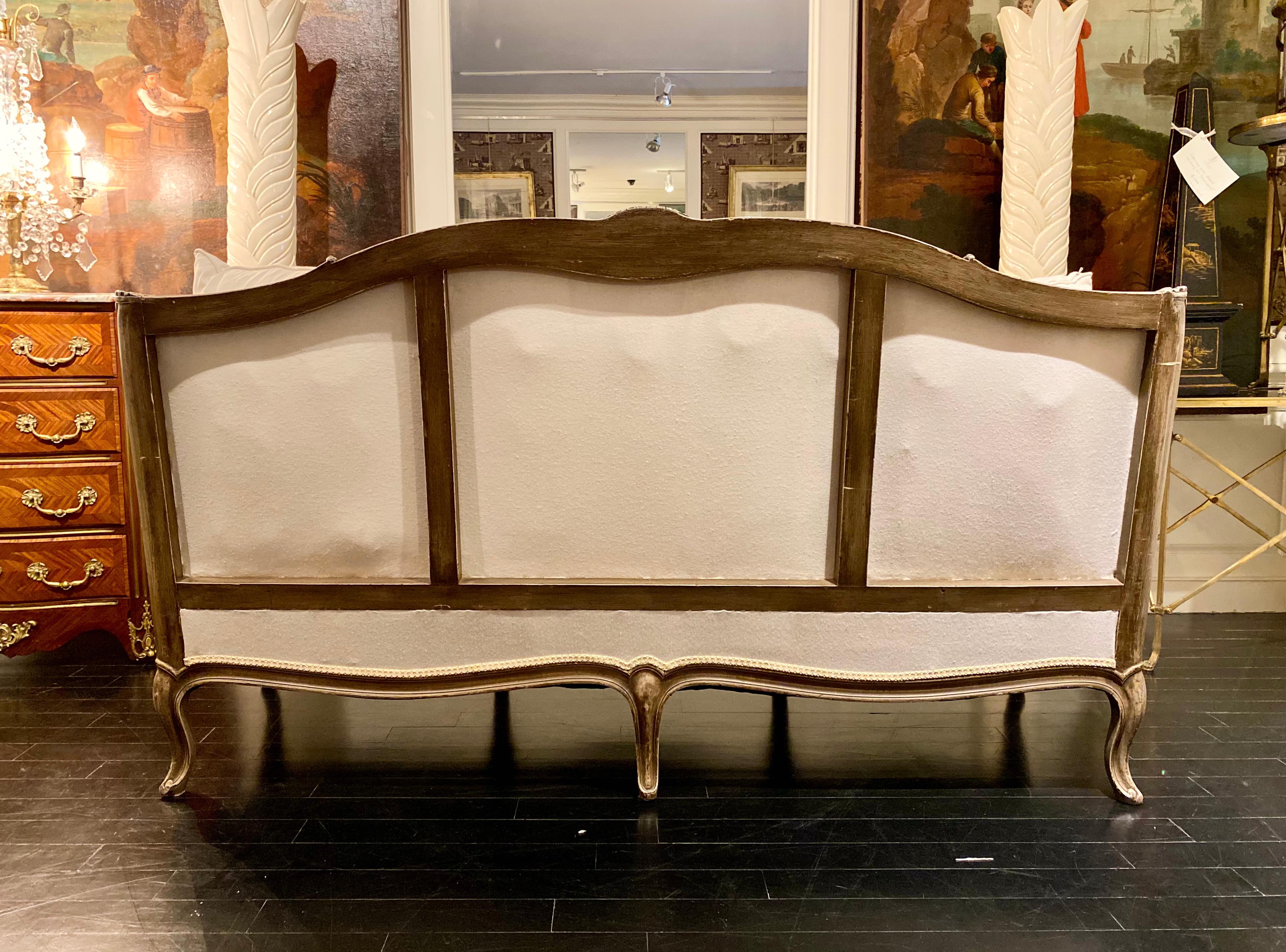 Maison Jansen Gestempeltes Sofa, Louis XV.-Stil, Frankreich (Patiniert) im Angebot