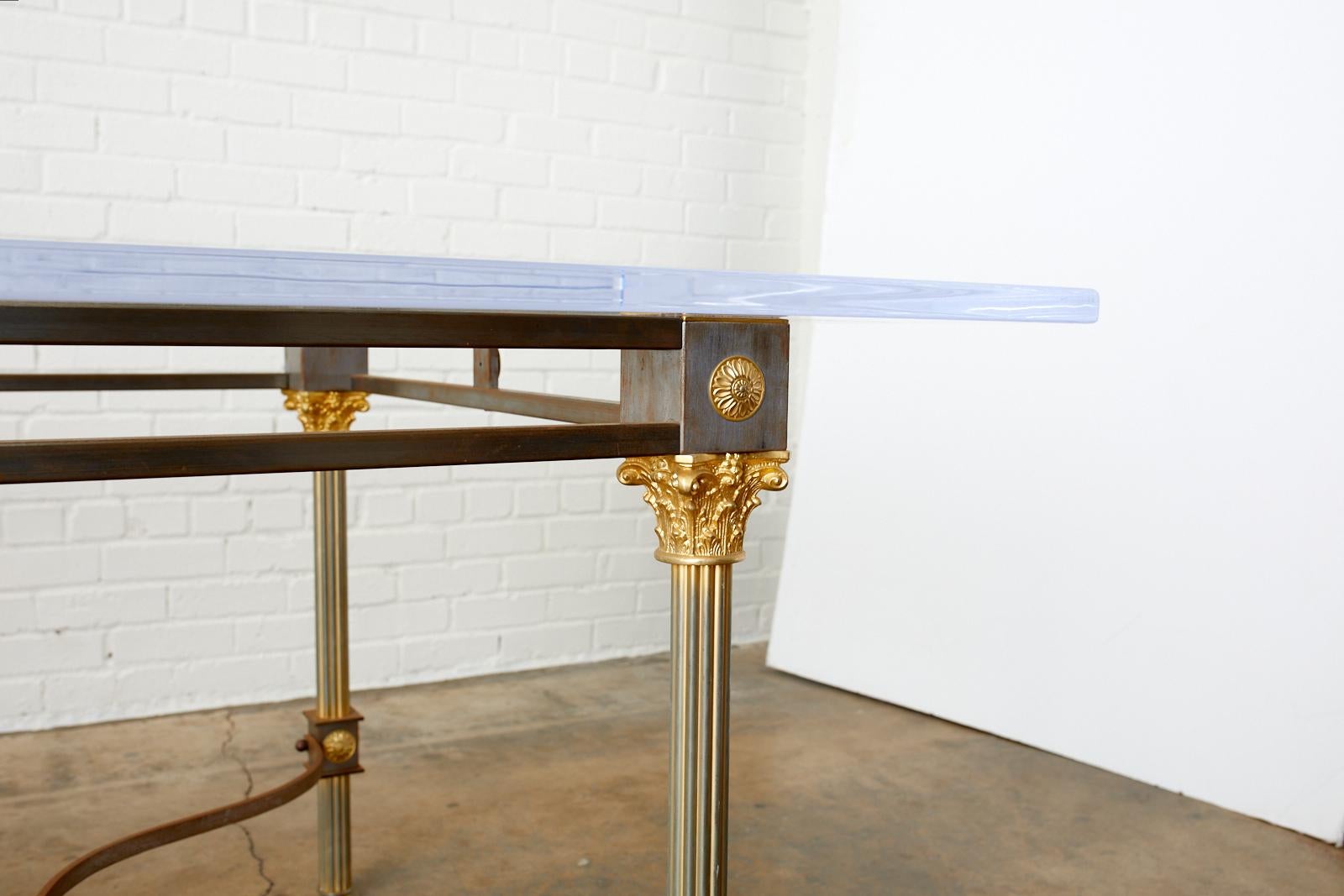 Table de salle à manger de style néoclassique en acier et laiton de la Maison Jansen en vente 7