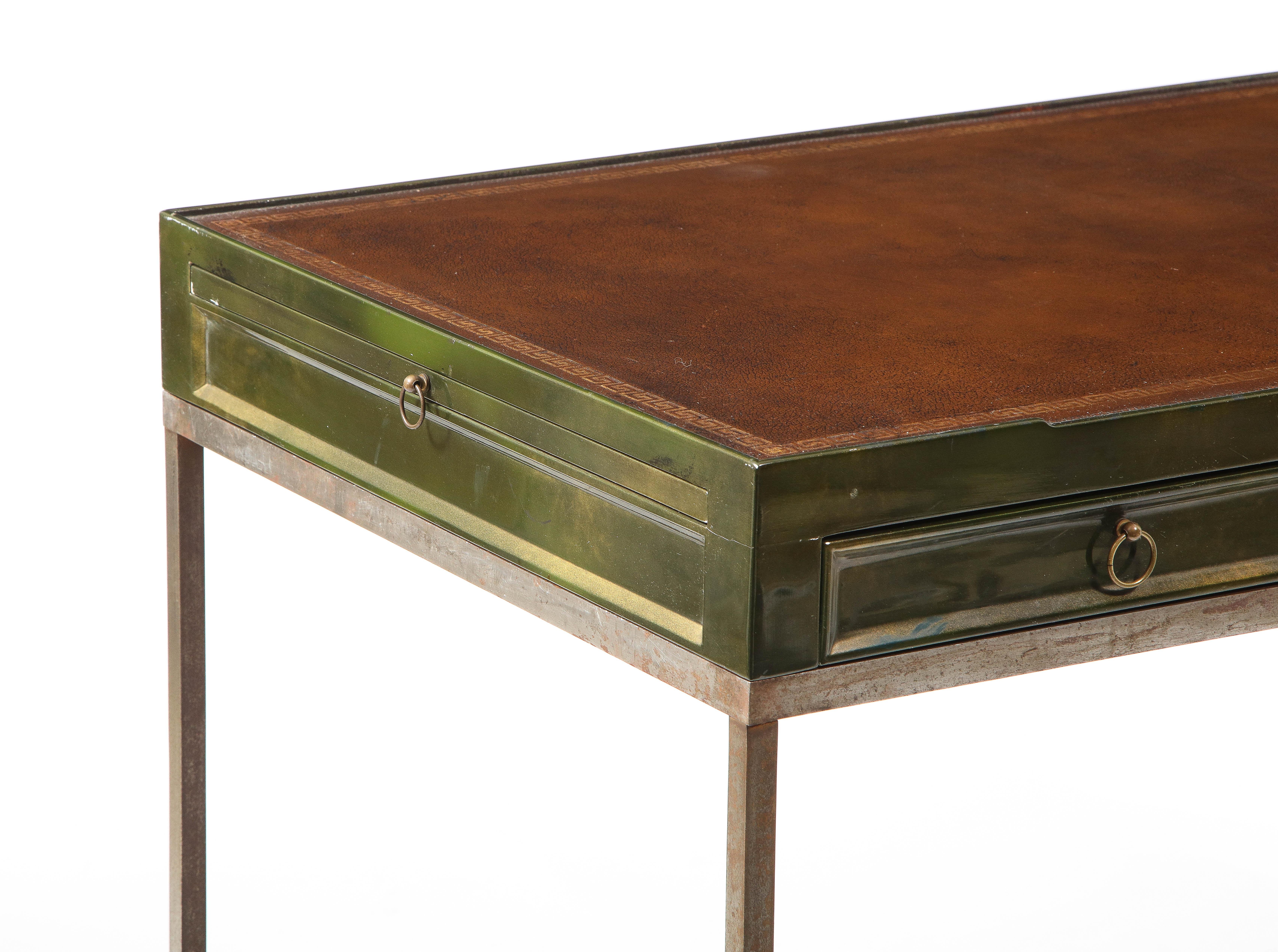 Moderner neoklassizistischer Schreibtisch aus Stahl und Lack von Maison Jansen, Frankreich 1960er Jahre im Angebot 3