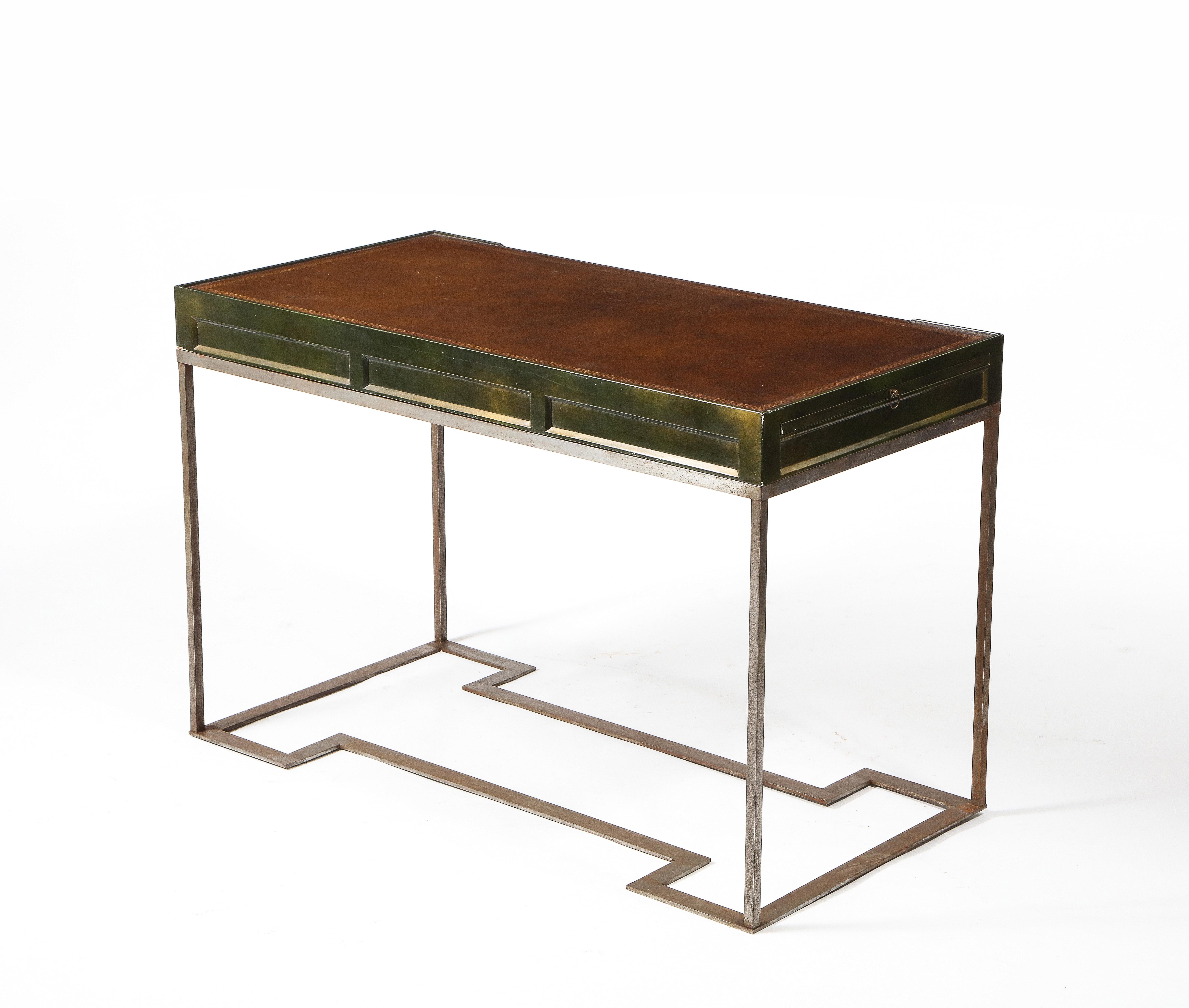 Moderner neoklassizistischer Schreibtisch aus Stahl und Lack von Maison Jansen, Frankreich 1960er Jahre im Angebot 7
