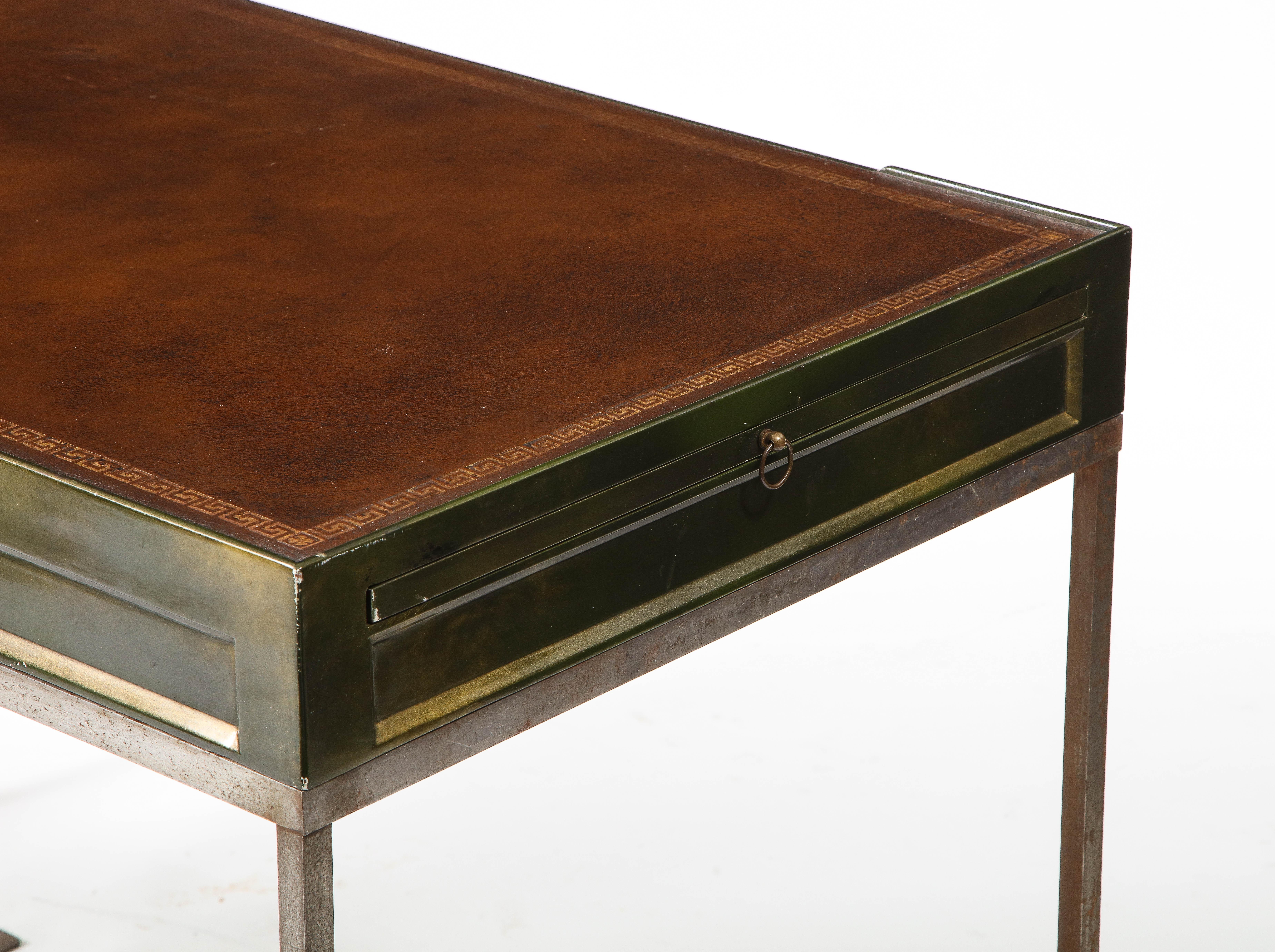 Moderner neoklassizistischer Schreibtisch aus Stahl und Lack von Maison Jansen, Frankreich 1960er Jahre im Angebot 8