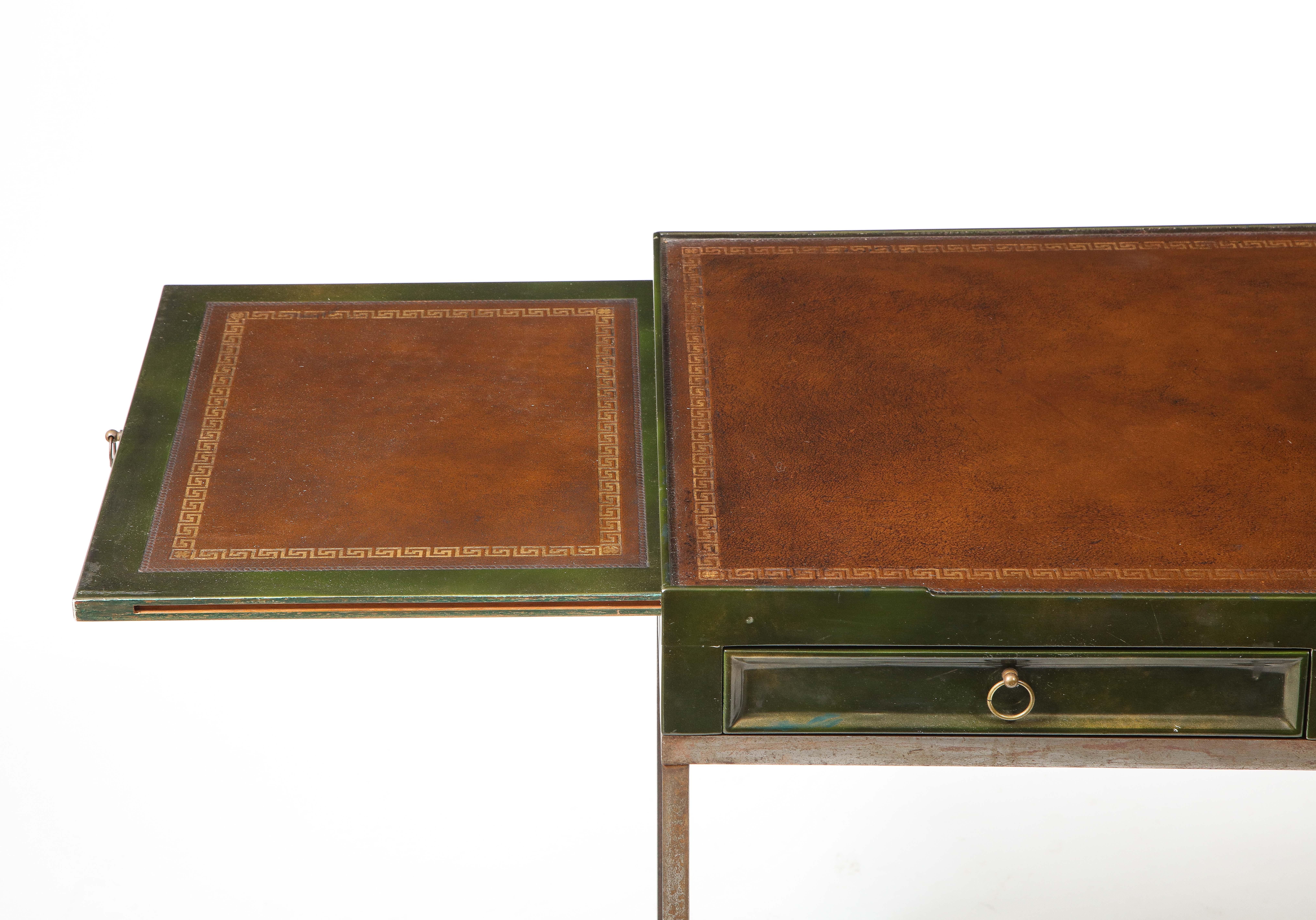 Moderner neoklassizistischer Schreibtisch aus Stahl und Lack von Maison Jansen, Frankreich 1960er Jahre (20. Jahrhundert) im Angebot