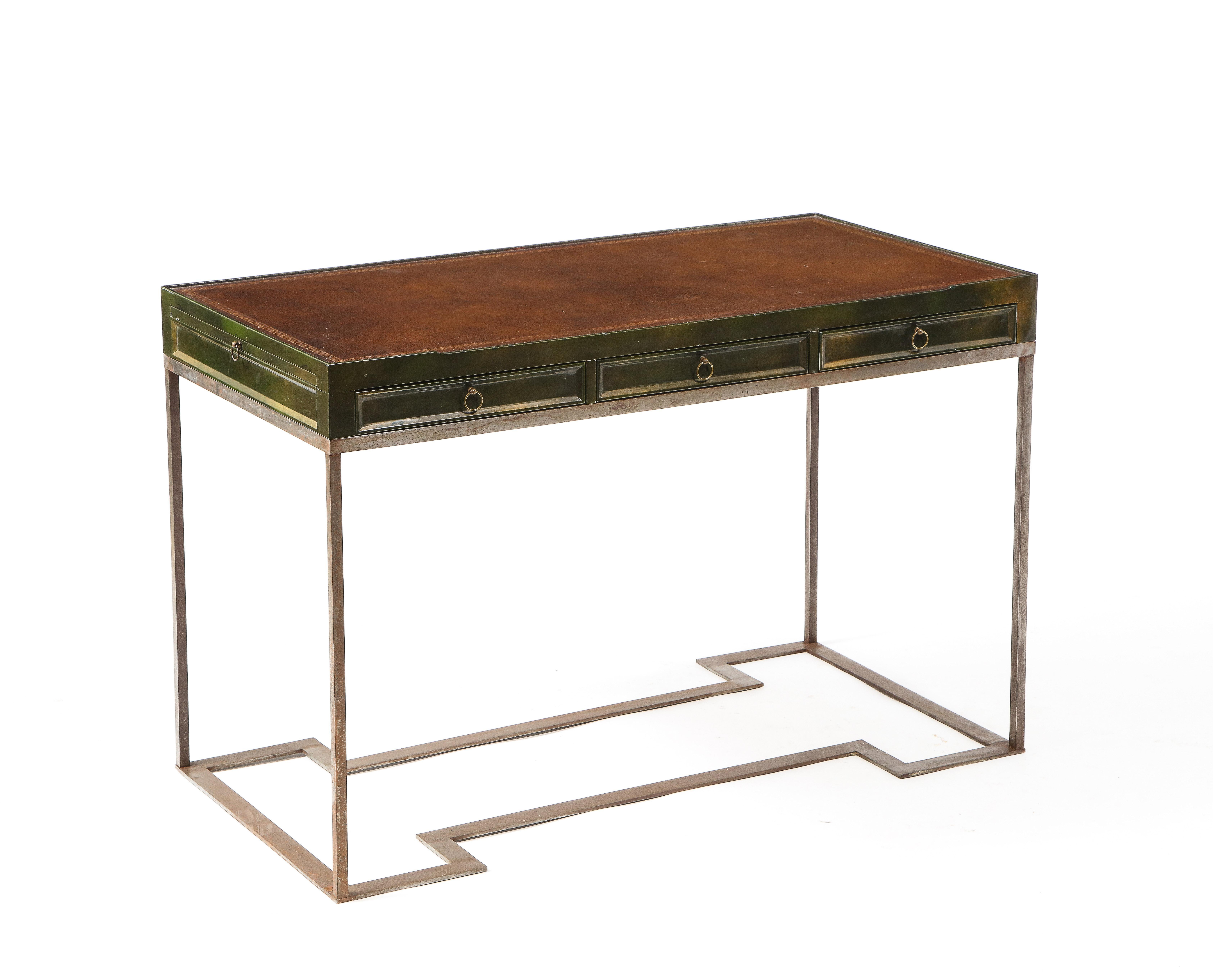 Moderner neoklassizistischer Schreibtisch aus Stahl und Lack von Maison Jansen, Frankreich 1960er Jahre im Angebot 2