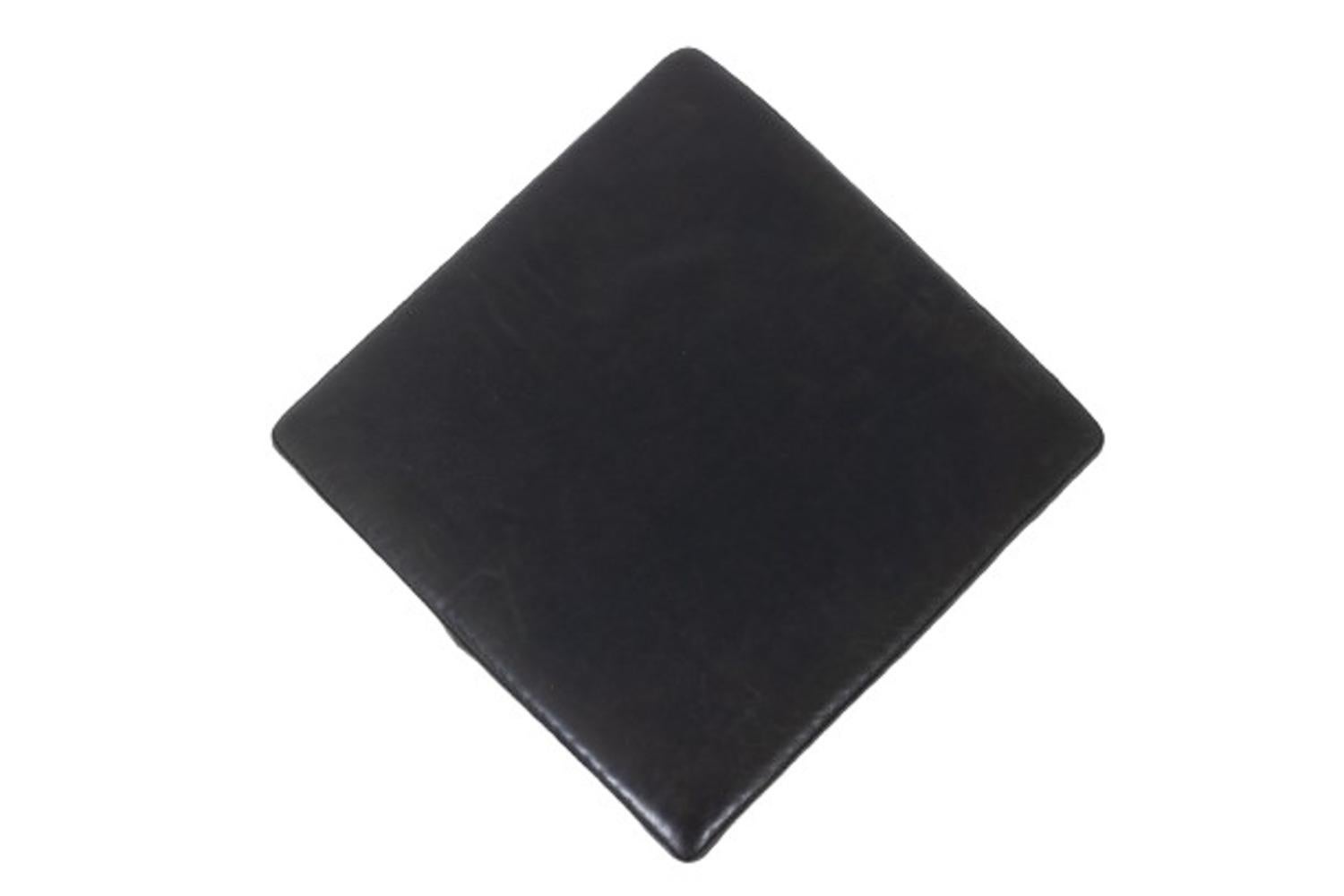Maison Jansen. Stool in brushed aluminum and black leather. 1970s. In Excellent Condition For Sale In Saint-Ouen, FR