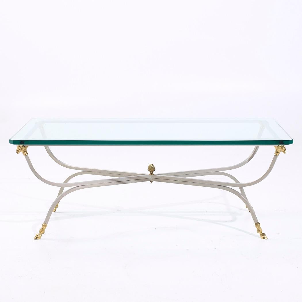 Table basse de style Maison Jansen

Cette table basse mesure : 48 de large x 24 de profond x 18.25 de haut 

Nous prenons nos photos dans un studio à éclairage contrôlé afin de montrer le plus de détails possible. Nous n'éliminons pas les