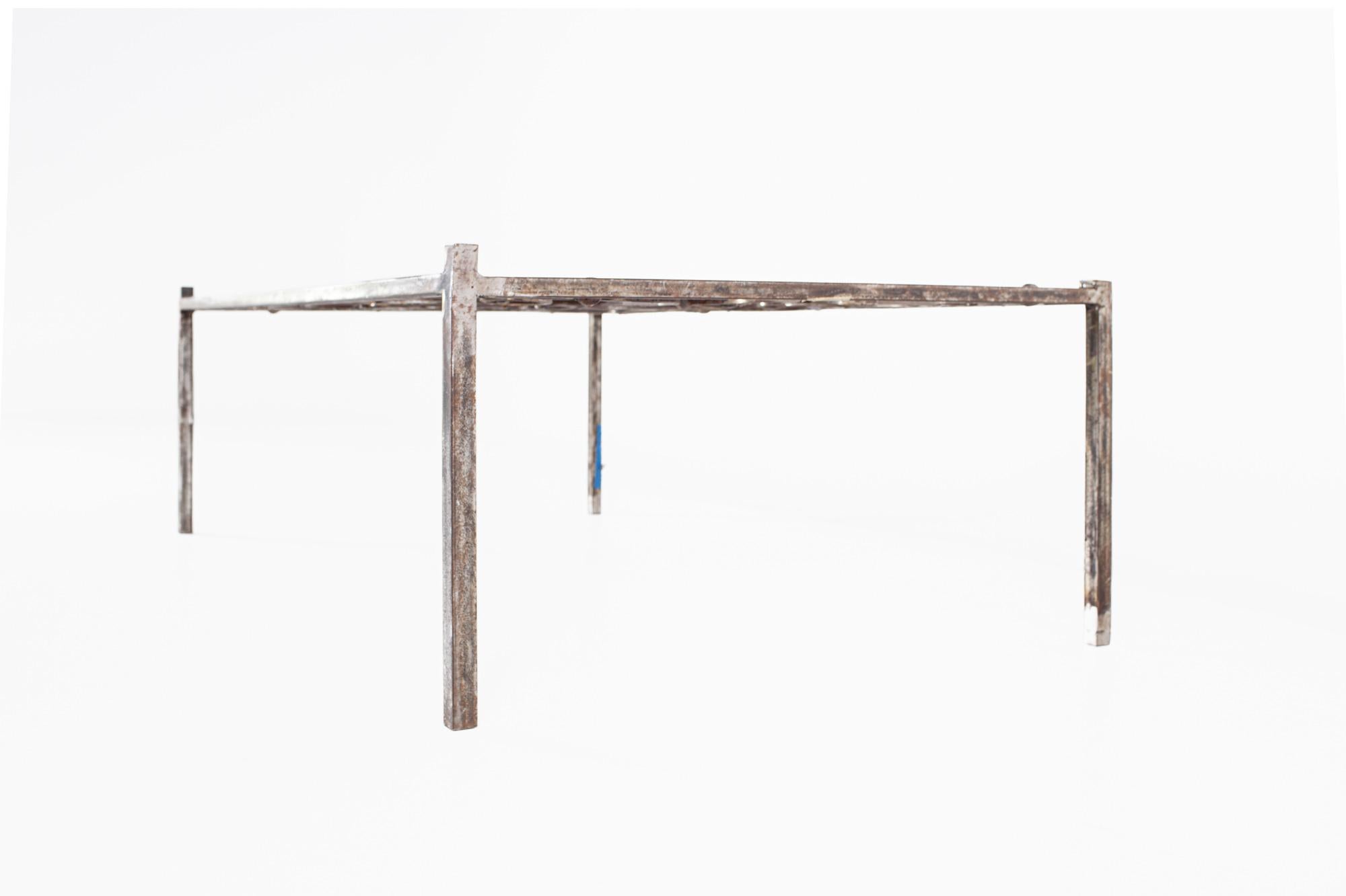 Maison Jansen Stil Französisch Eisen und Glasplatte Couchtisch (20. Jahrhundert) im Angebot