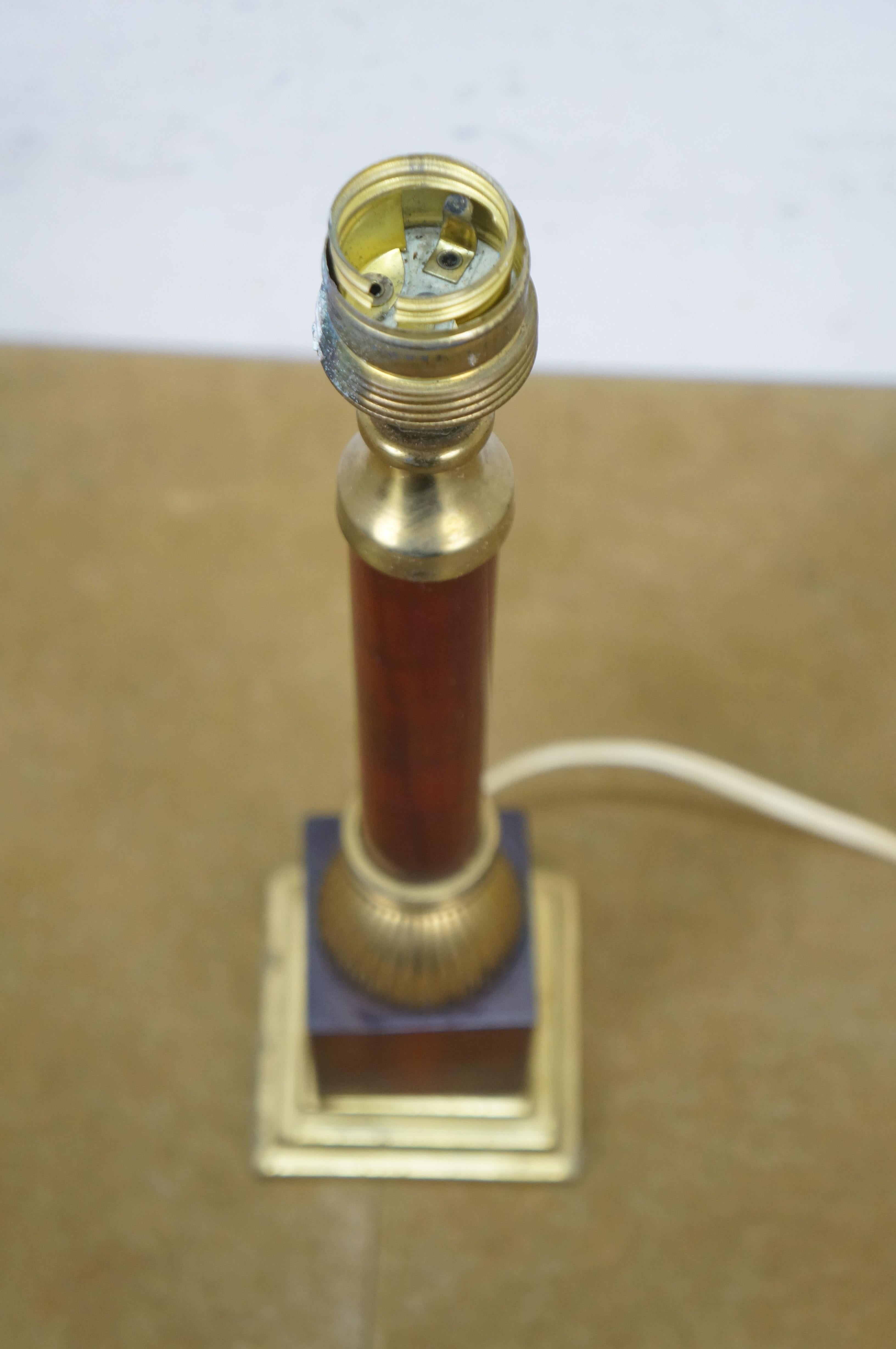 Lámpara de columna corintia de latón dorado y baquelita estilo Maison Jansen 14 siglo XX en venta