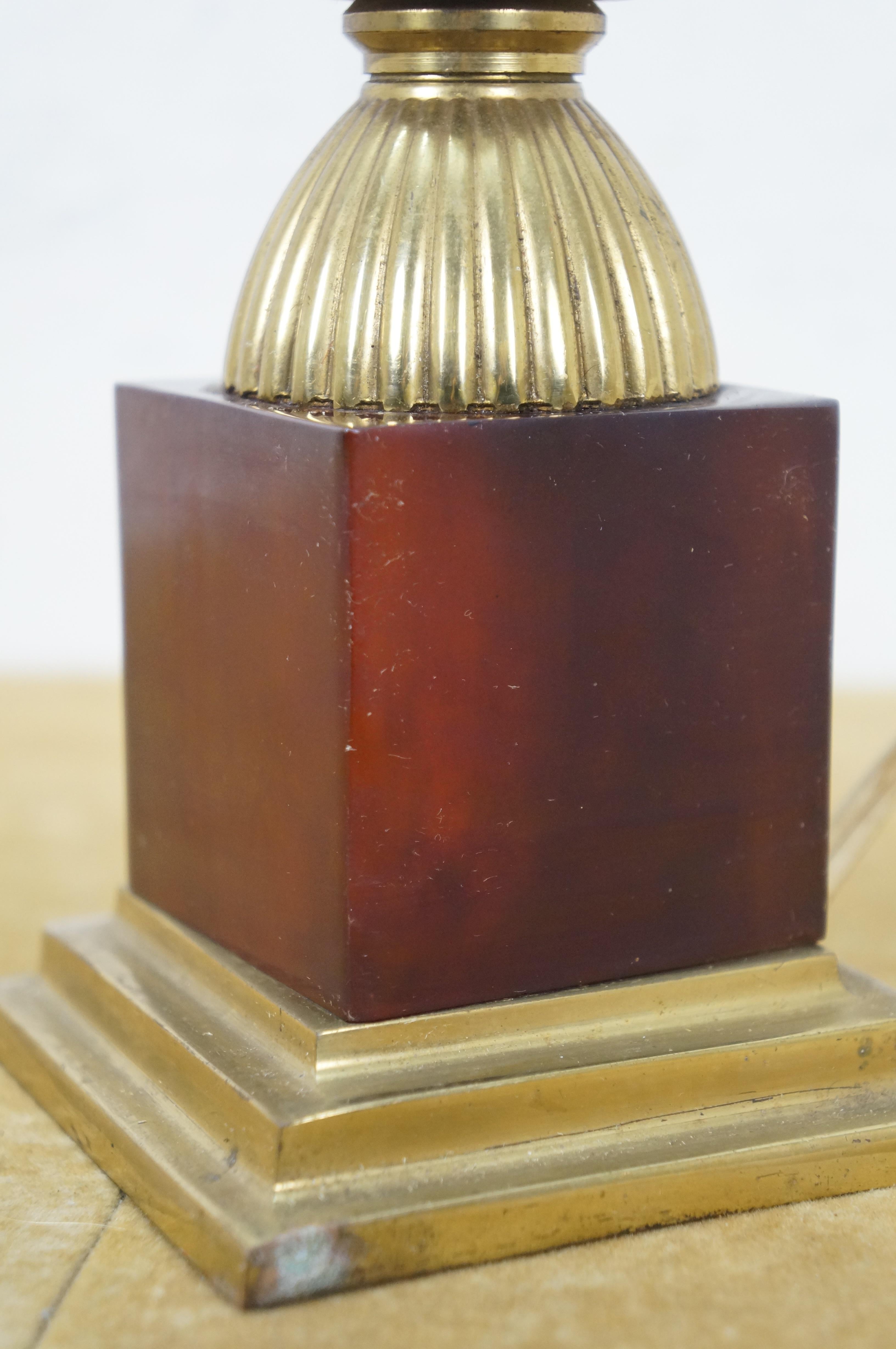 Lámpara de columna corintia de latón dorado y baquelita estilo Maison Jansen 14 en venta 4
