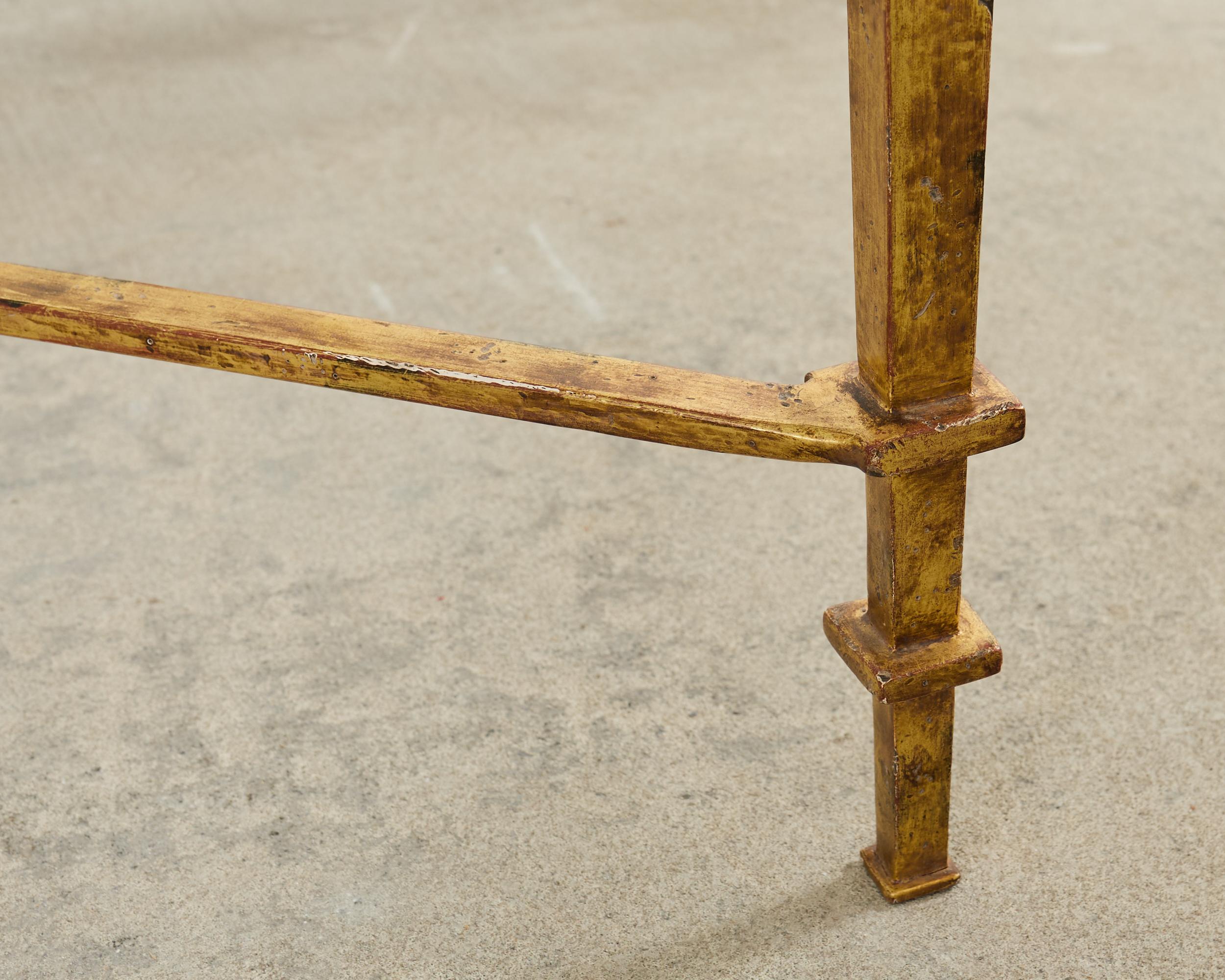 Mesa de centro de cóctel de hierro dorado estilo Maison Jansen en venta 3