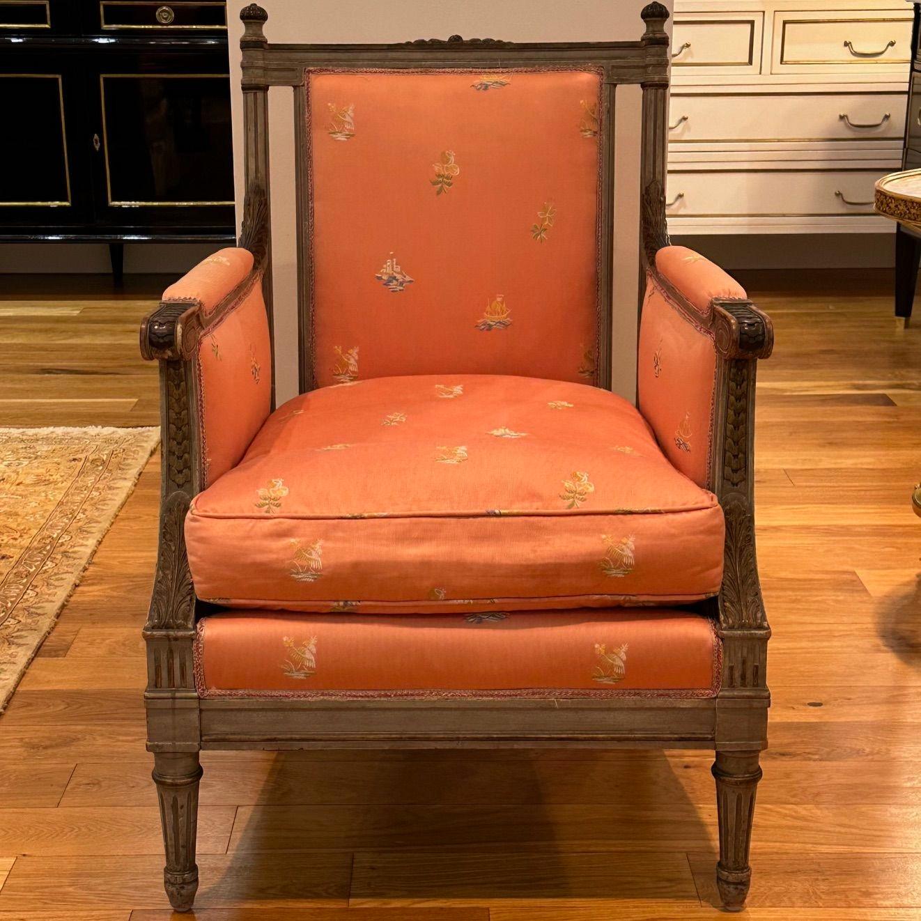 Estilo Maison Jansen, Gustaviano, Luis XVI, Sillones, Pintura gris envejecida, Tela rosa Scalamandré

Pareja de sillones o butacas de salón de moda Luis XVI con tela Scalamandré rosa. Cada ejemplar conserva su acabado original de pintura gris