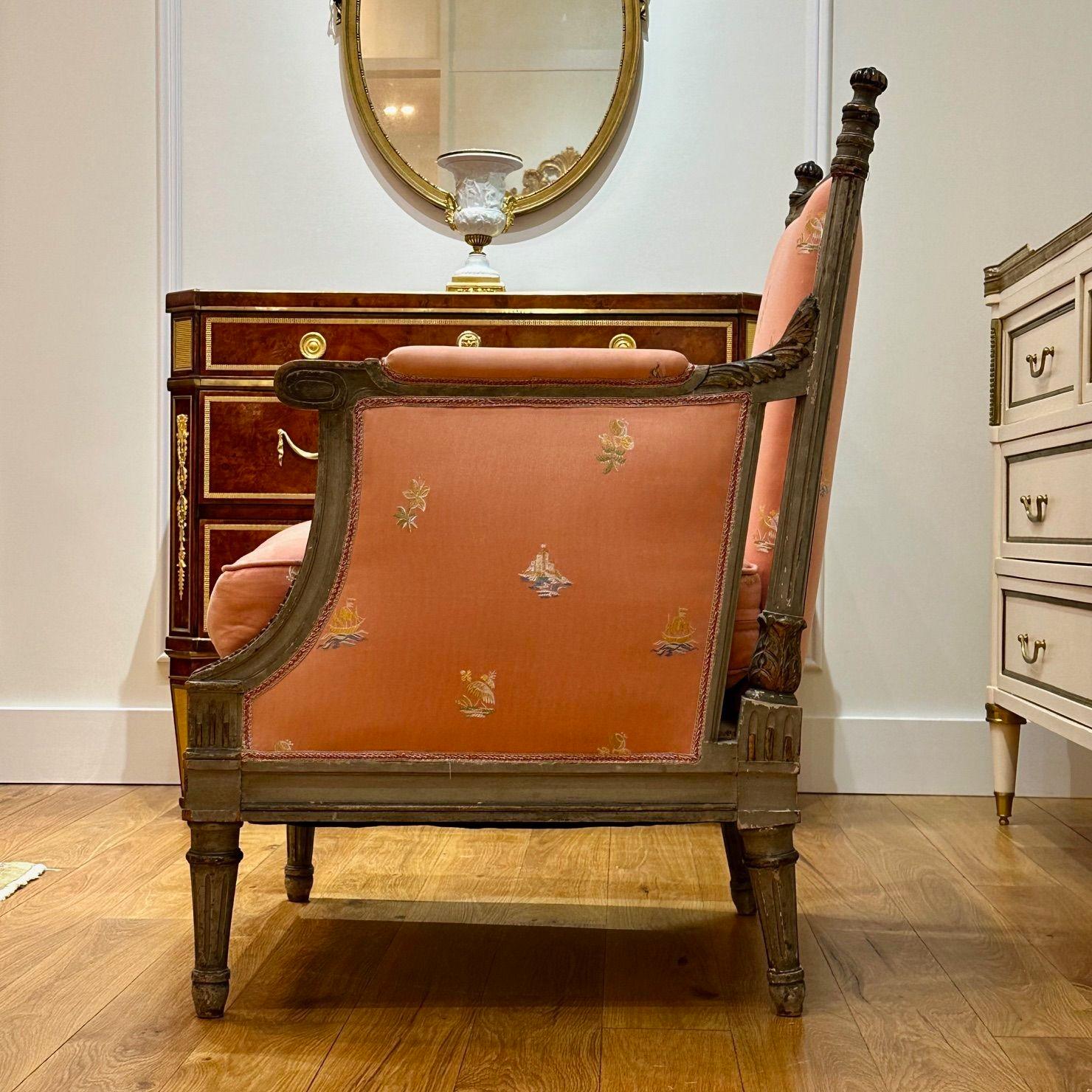 Estilo Maison Jansen, Gustaviano, Luis XVI, Sillones, Pintura gris envejecida en Bastante bueno estado para la venta en Manhasset, NY