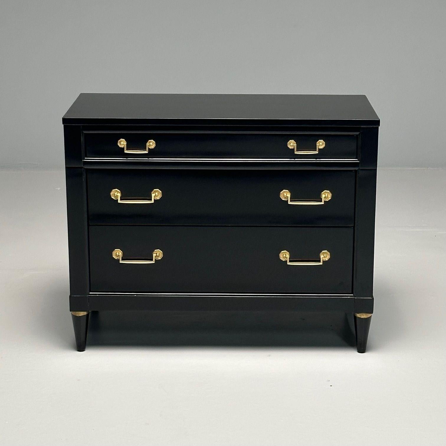 Hollywood Regency Maison Jansen Style Chest / Nightstand, Black Lacquer, Bronze

Maison Jansen Style, with three graduating drawers bearing bronze pulls and standing upon tapering bronze mounted feet. This finely constructed pair of Nightstands,