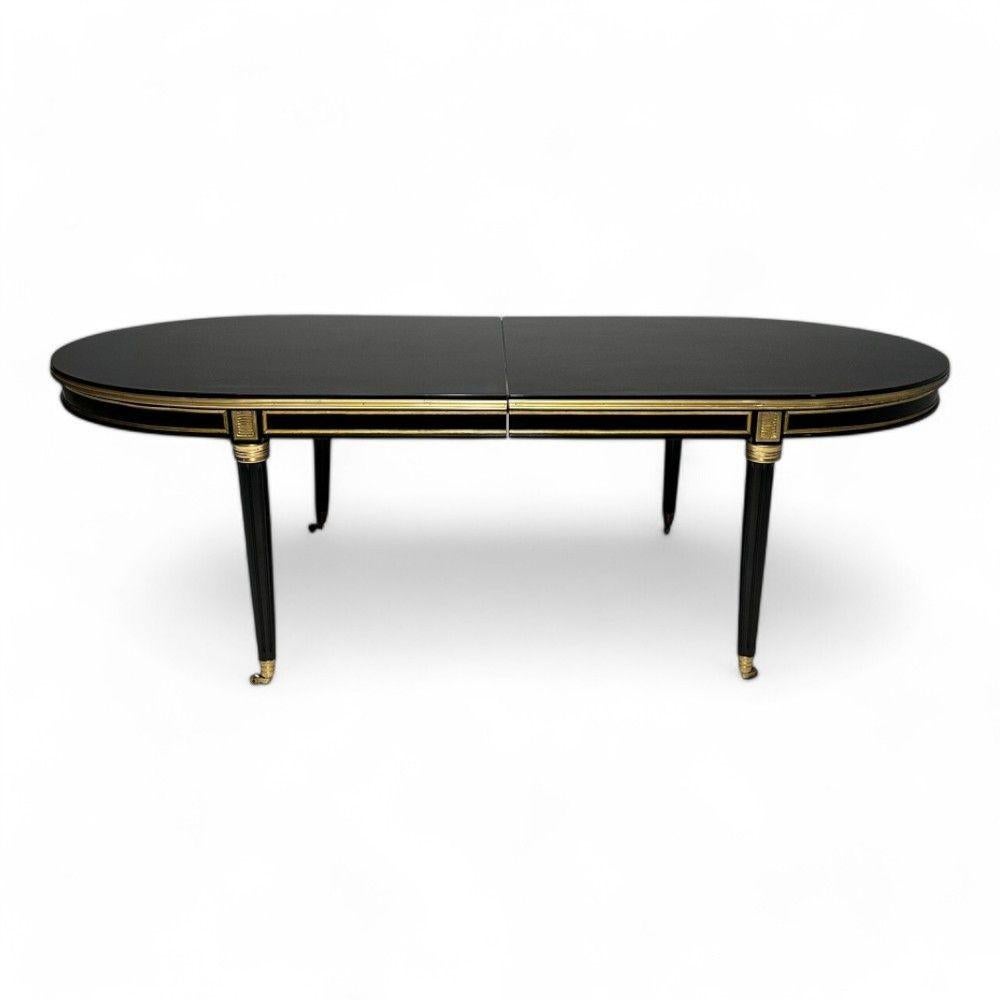Français Maison Jansen Style, Hollywood Regency, Table de salle à manger, Laque noire, Bronze en vente