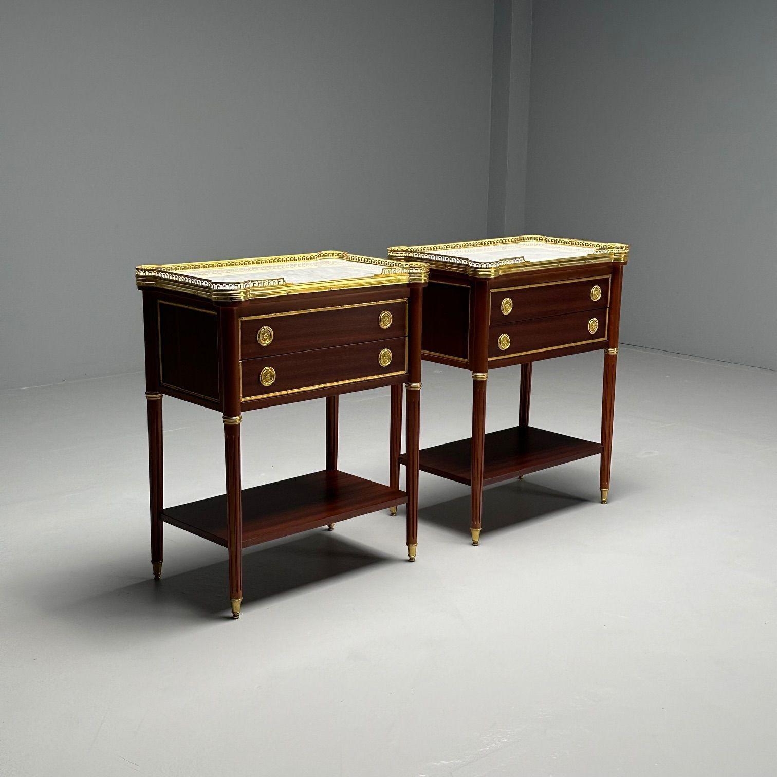 Maison Jansen Style, Hollywood Regency, Mahogany, Marble, Brass, Nightstands In Good Condition For Sale In Manhasset, NY