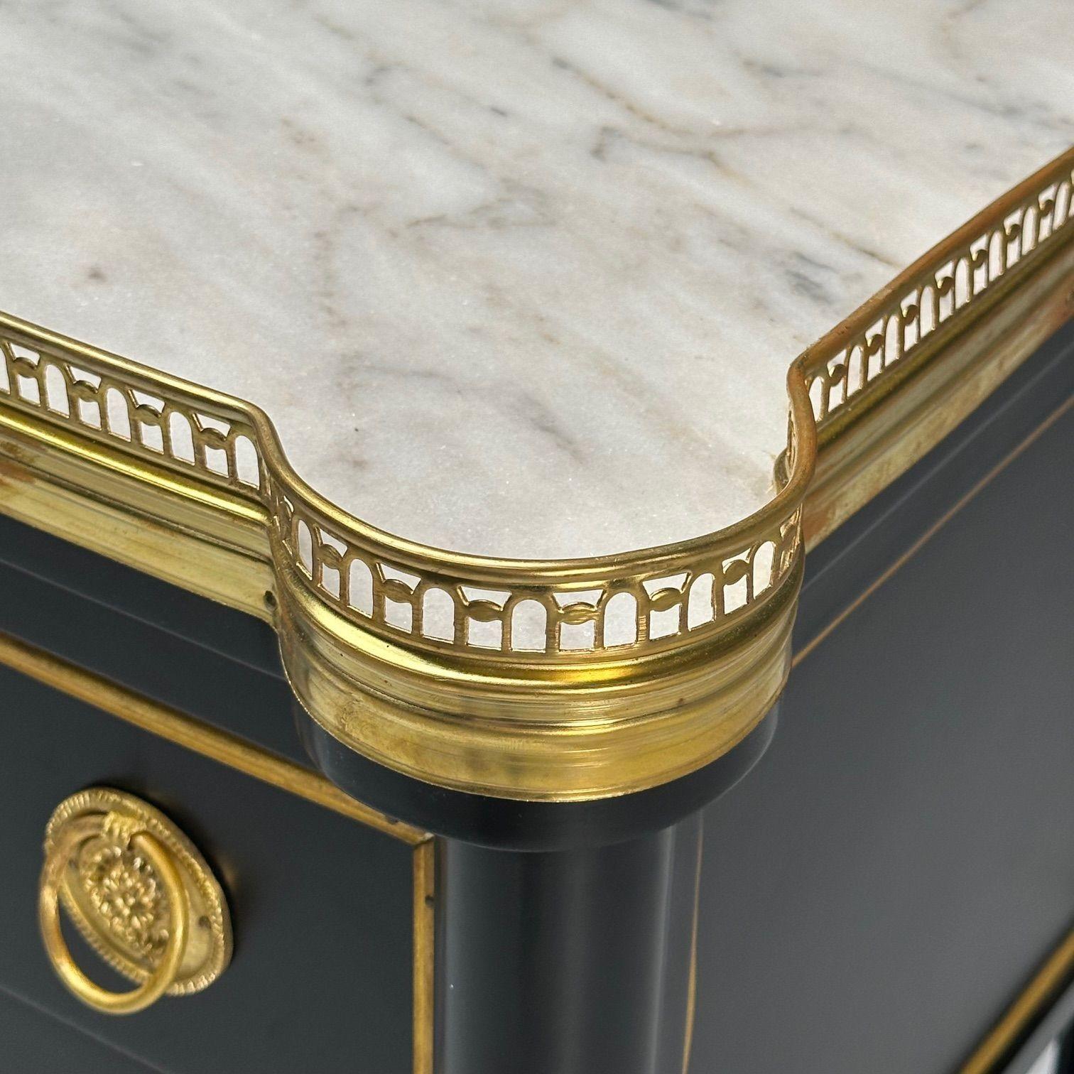 Maison Jansen Style, Hollywood Regency, Tables de nuit, Wood peint, Marbre, Brass 4