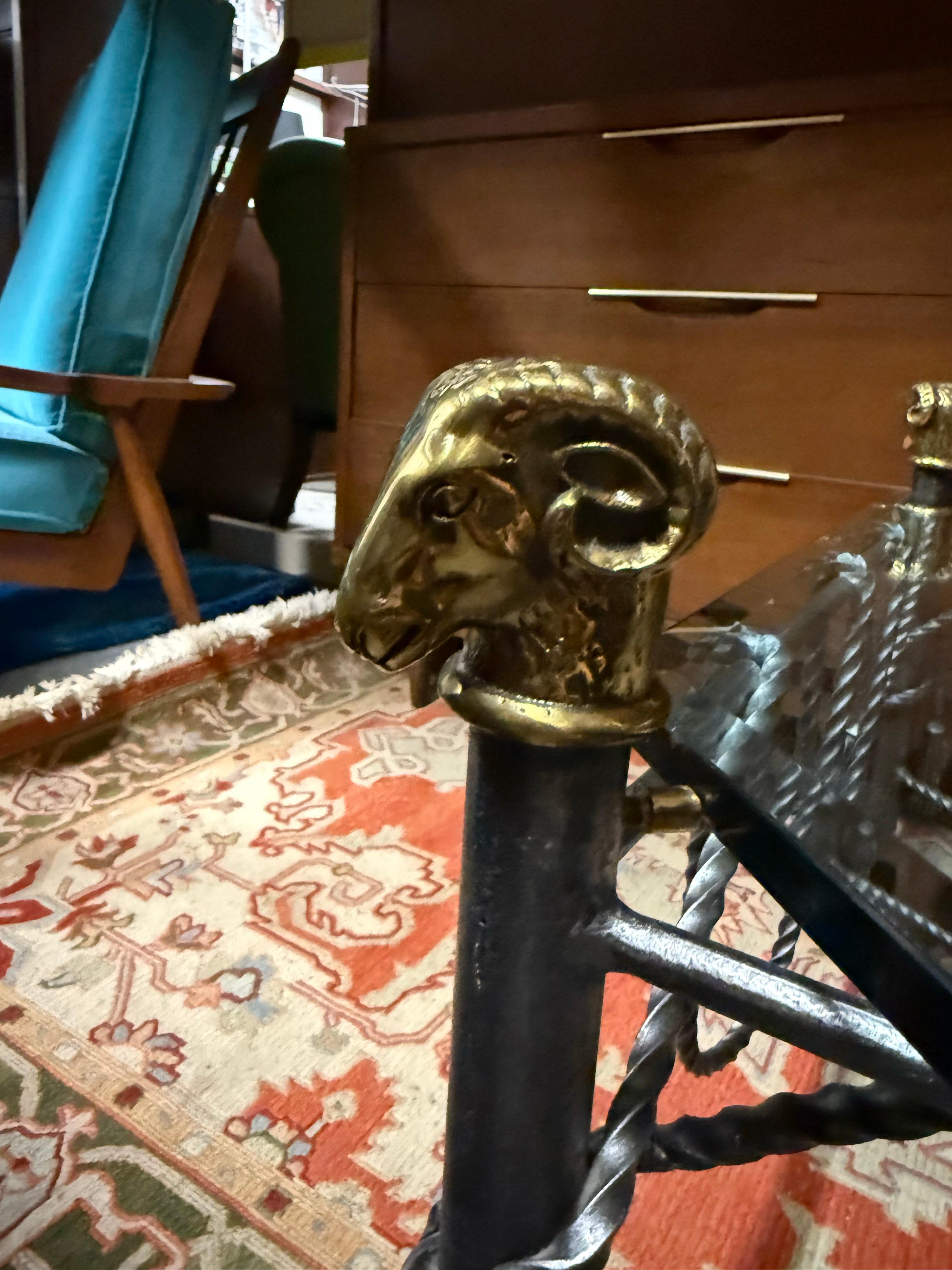 Maison Jansen Stil Eisen Seil und Quaste Rams Head Cocktail Tisch im Angebot 1